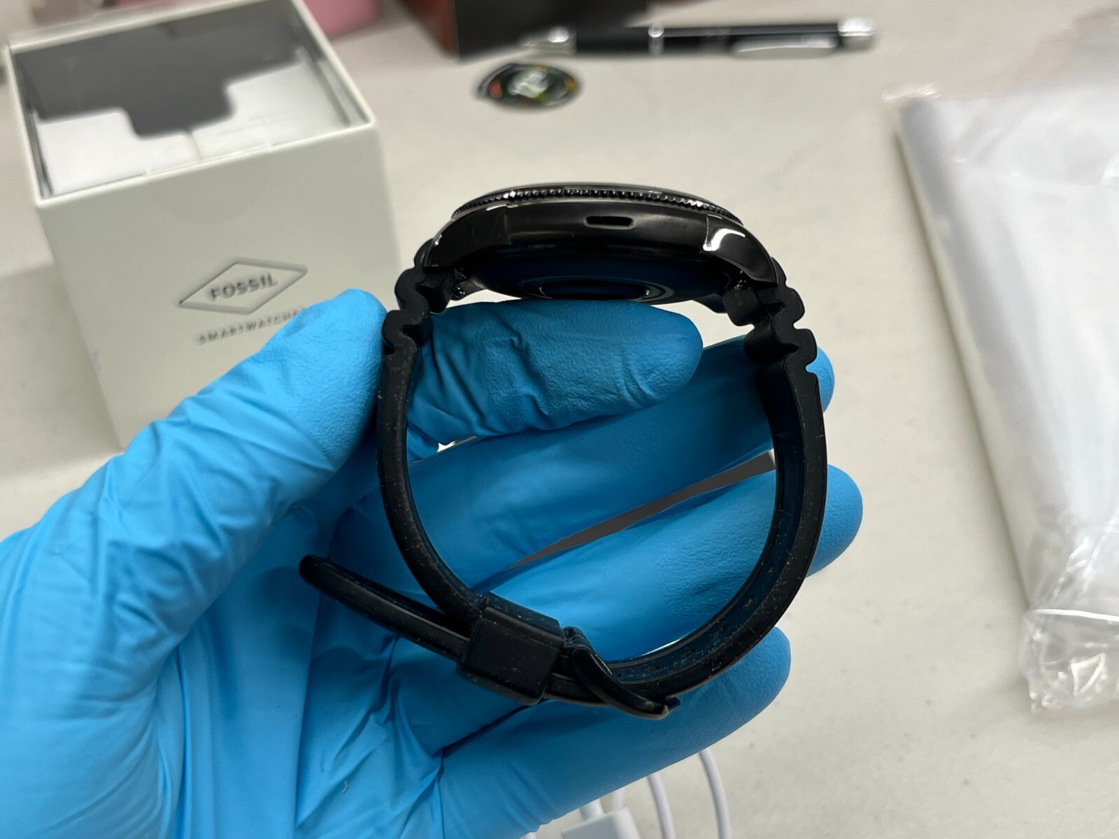 Fossil Gen 5E 44mm Black Case Silicone Band Smartwatch – HEAVILY USED
