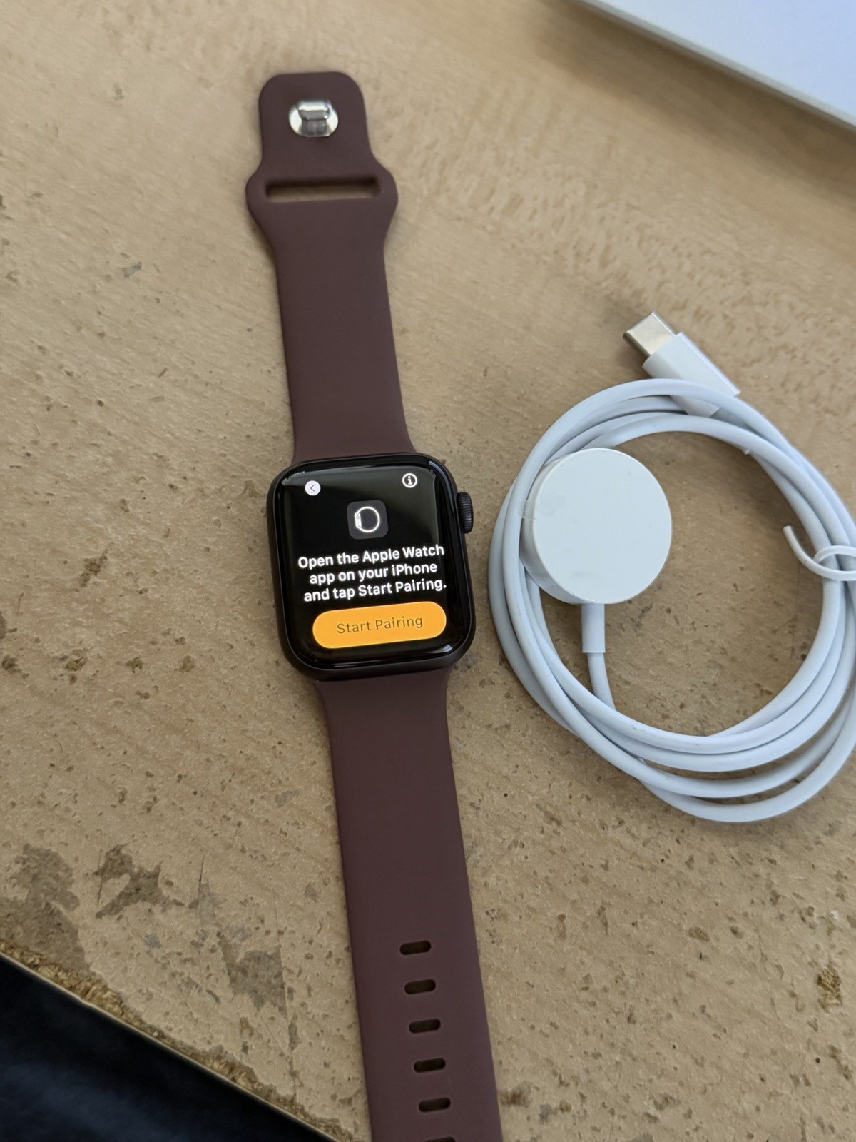 Apple Watch Series SE 1ST GEN 40mm Gray NIKE CASE GPS + LTE UNLOCKED