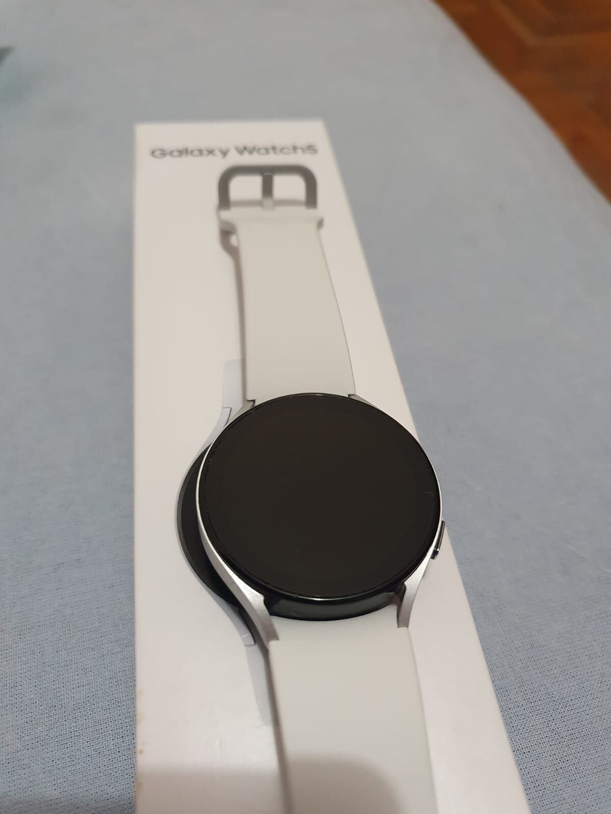 Samsung Galaxy Watch5 44mm Aluminum Case White Band Smartwatch SM-R910NZSAXAA