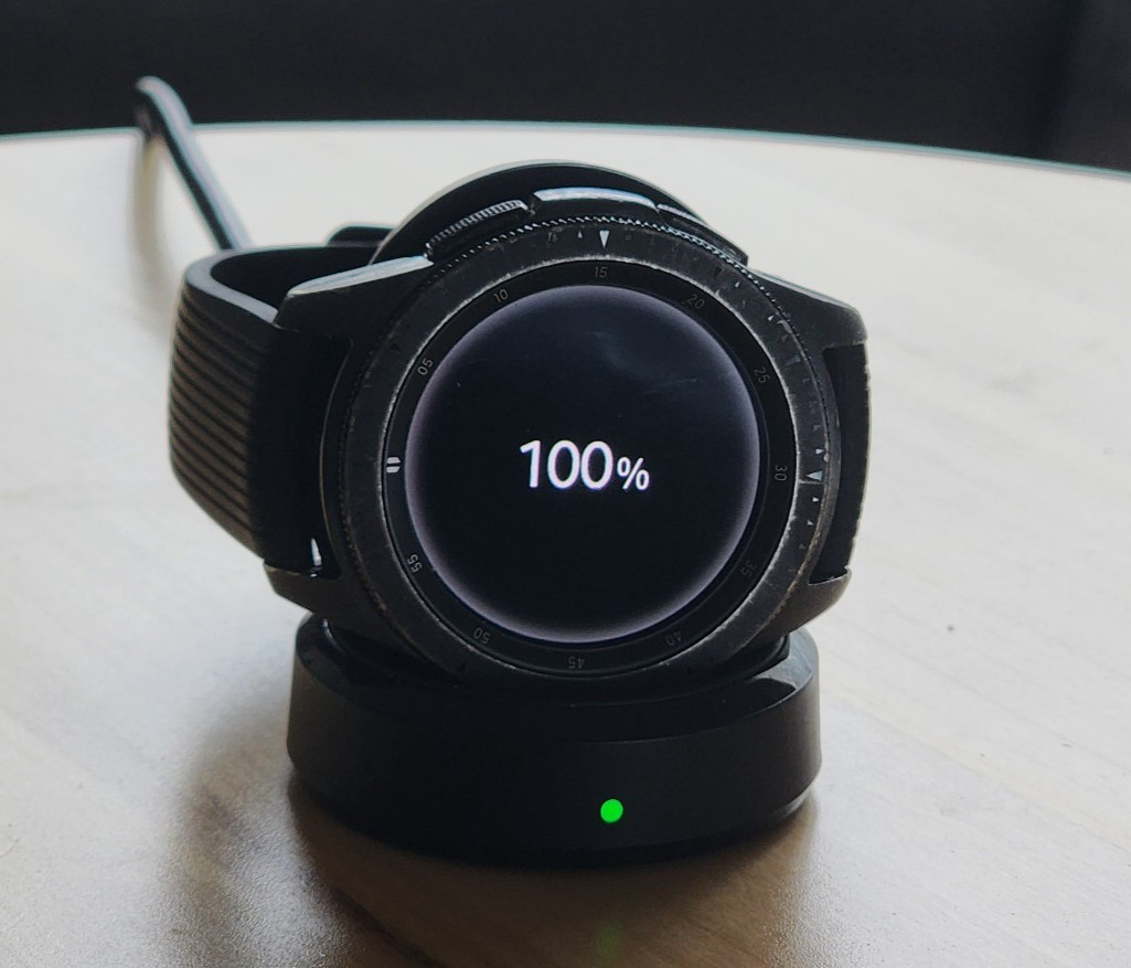 Used Samsung Galaxy Watch (Original, Black, 2018) 42mm LTE/Bluetooth