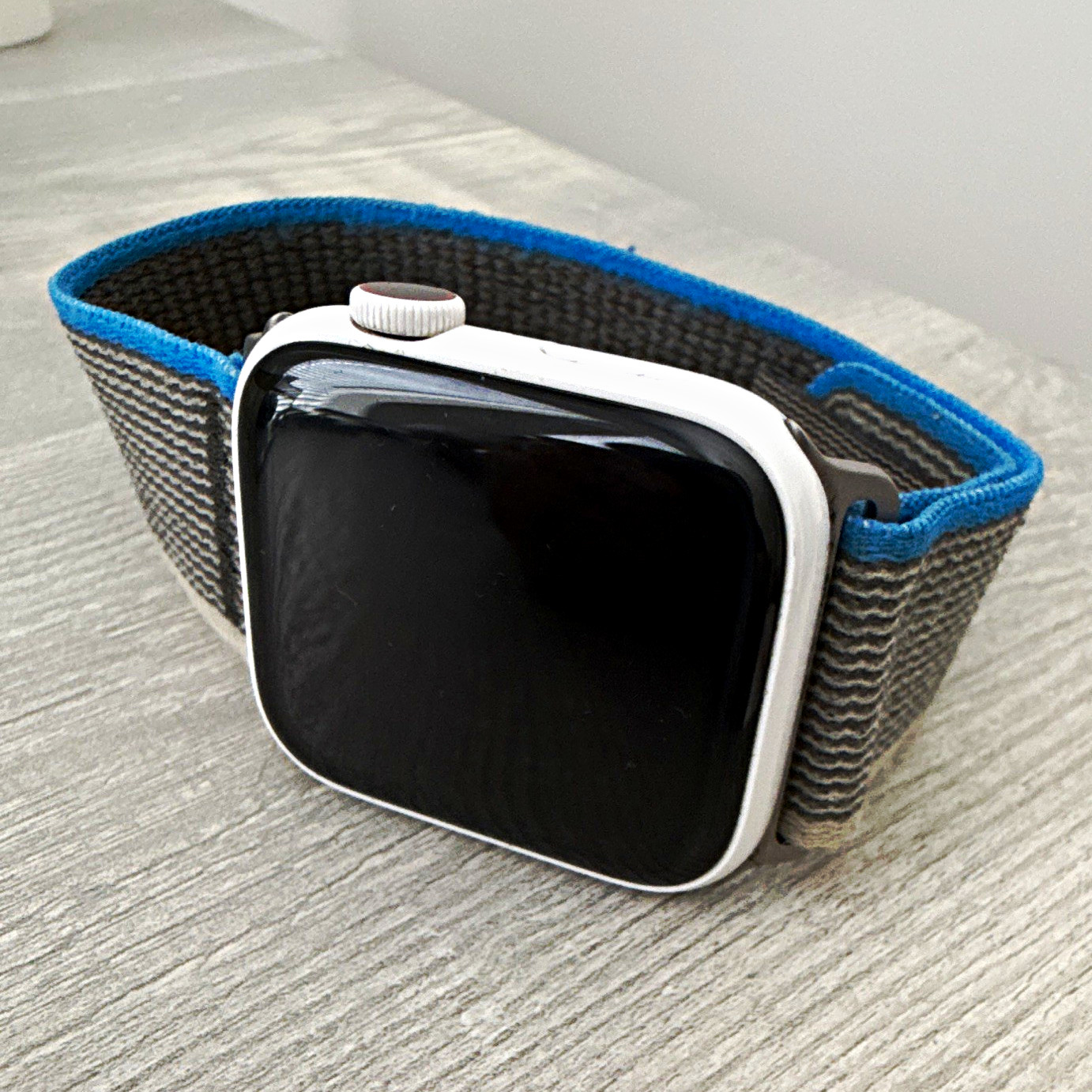 Apple Watch Series 9 45mm Silver Aluminum Blue Fabric Band 32GB Unlocked