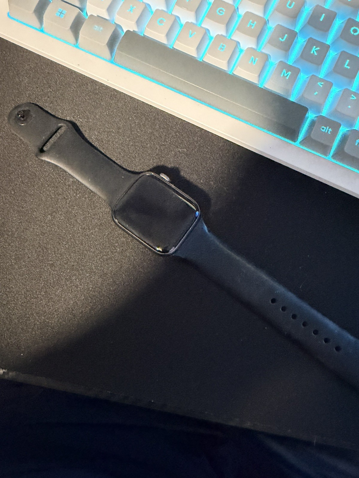 Apple Watch Series 4 44mm Black Aluminum Case Black Silicone Band