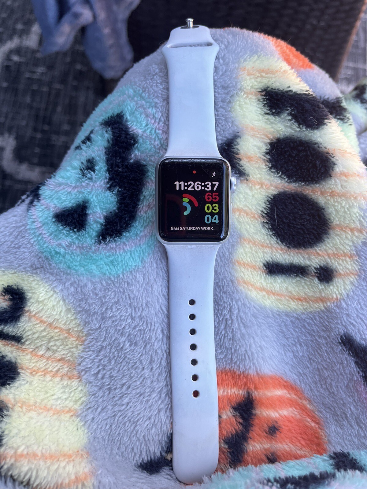 Apple Watch Series 3 38 mm Silver Aluminum Case White Sport Band Smartwatch -…