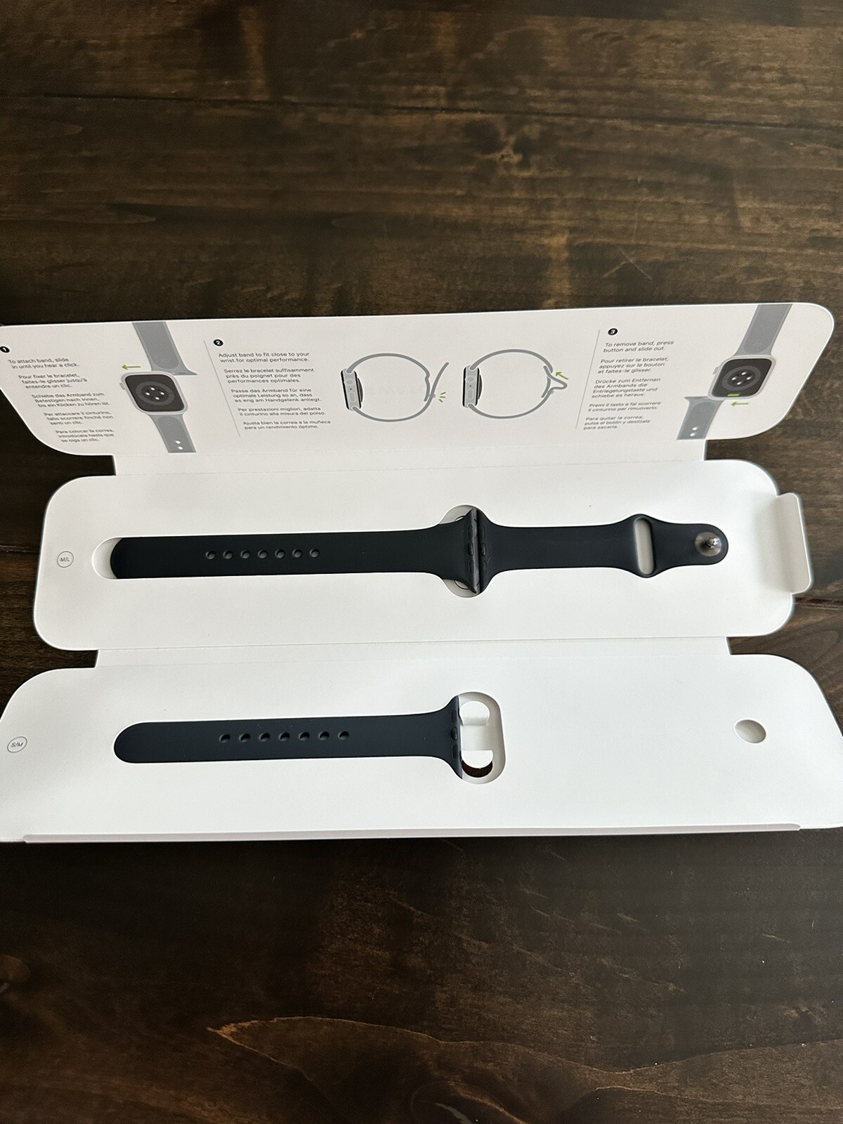 Apple Watch Series 7 45mm Aluminum Case with Sport Band – Midnight – Extra Band