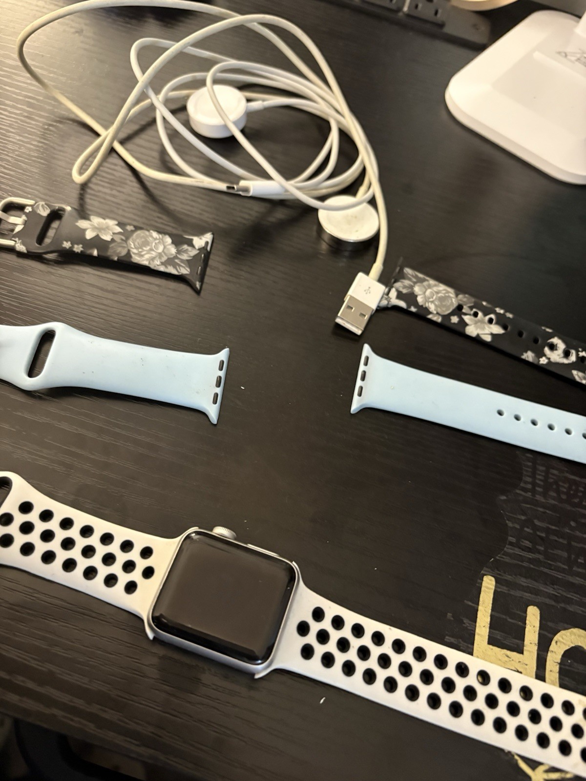 Apple Watch Series 3 42mm Silver Aluminum Black/White Silicone Bands + Extras