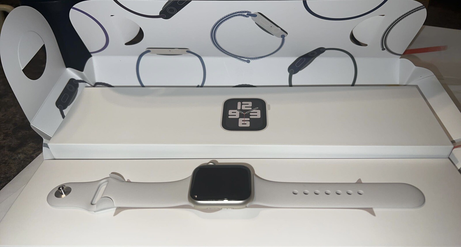 Apple Watch Series 8 41mm Starlight Case with Starlight Sport Band (GPS)…
