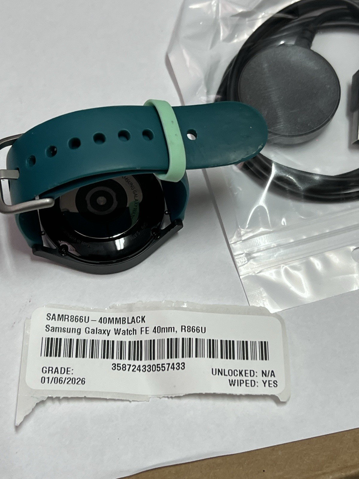 Samsung Galaxy Watch FE 16GB (40mm) (Wi-Fi + Celluler) SM-R866U – Good