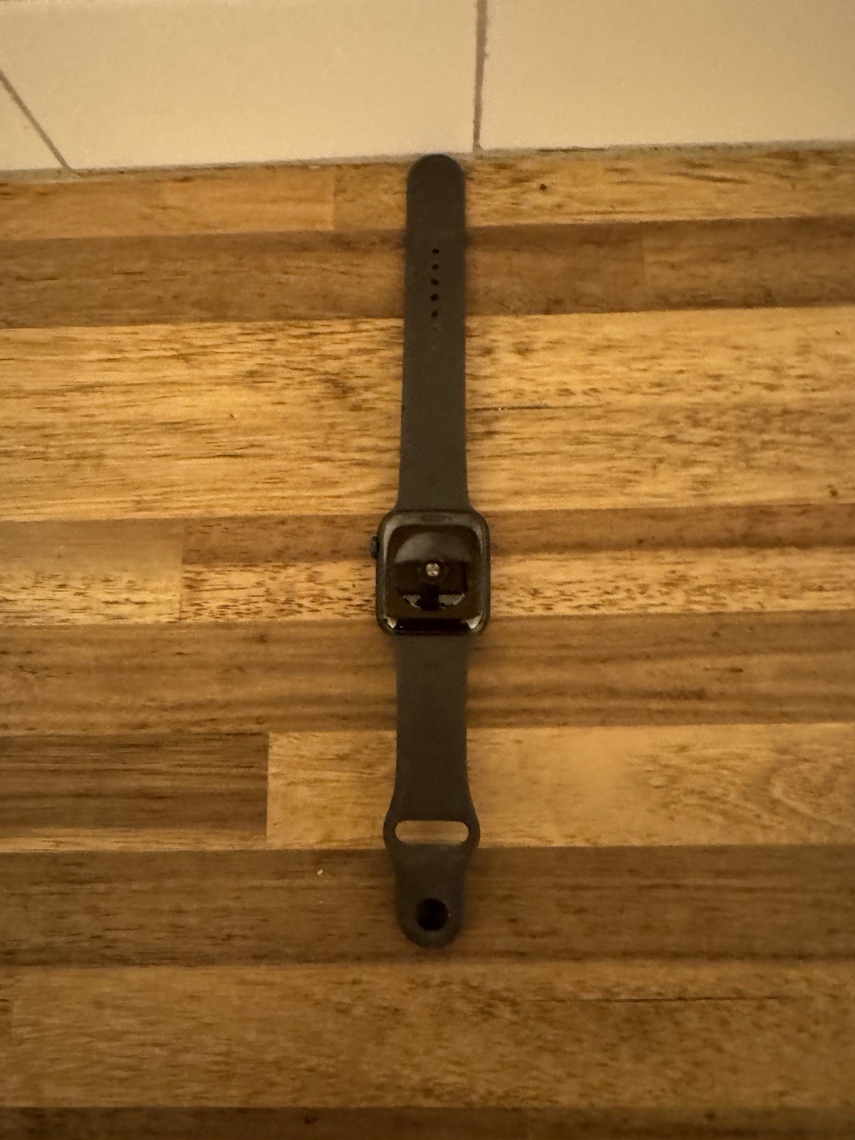 Apple Watch SE 44mm Space Gray Aluminum Case with Black Sport Band – Regular…