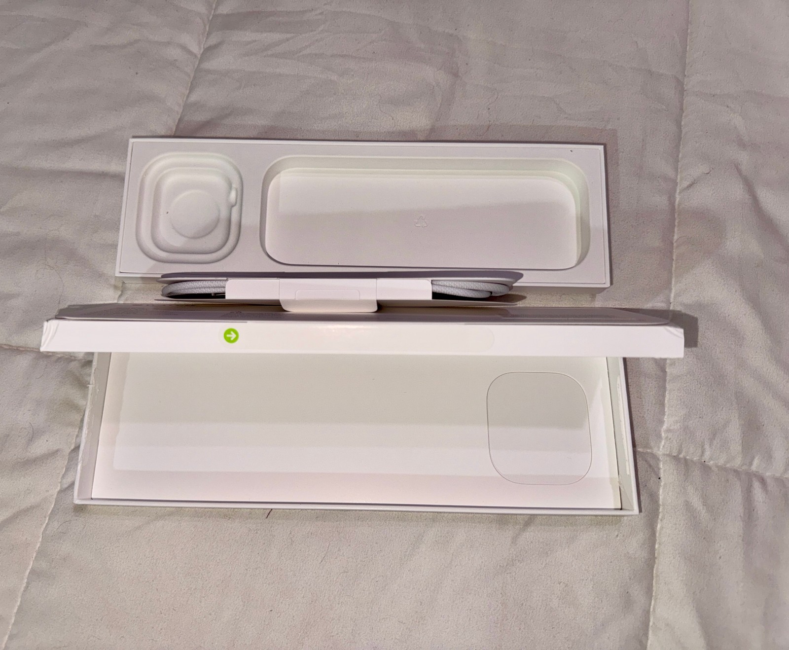 Apple Watch Series 5 40mm GPS Rose Gold Bundle + 5 Bands + Case 5 Protectors