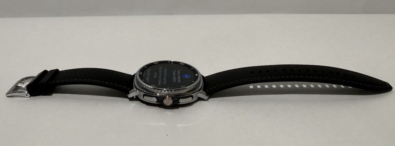 Samsung Galaxy Watch 8 Classic 46mm (GPS+ Wifi) SM-L500 Bundle
