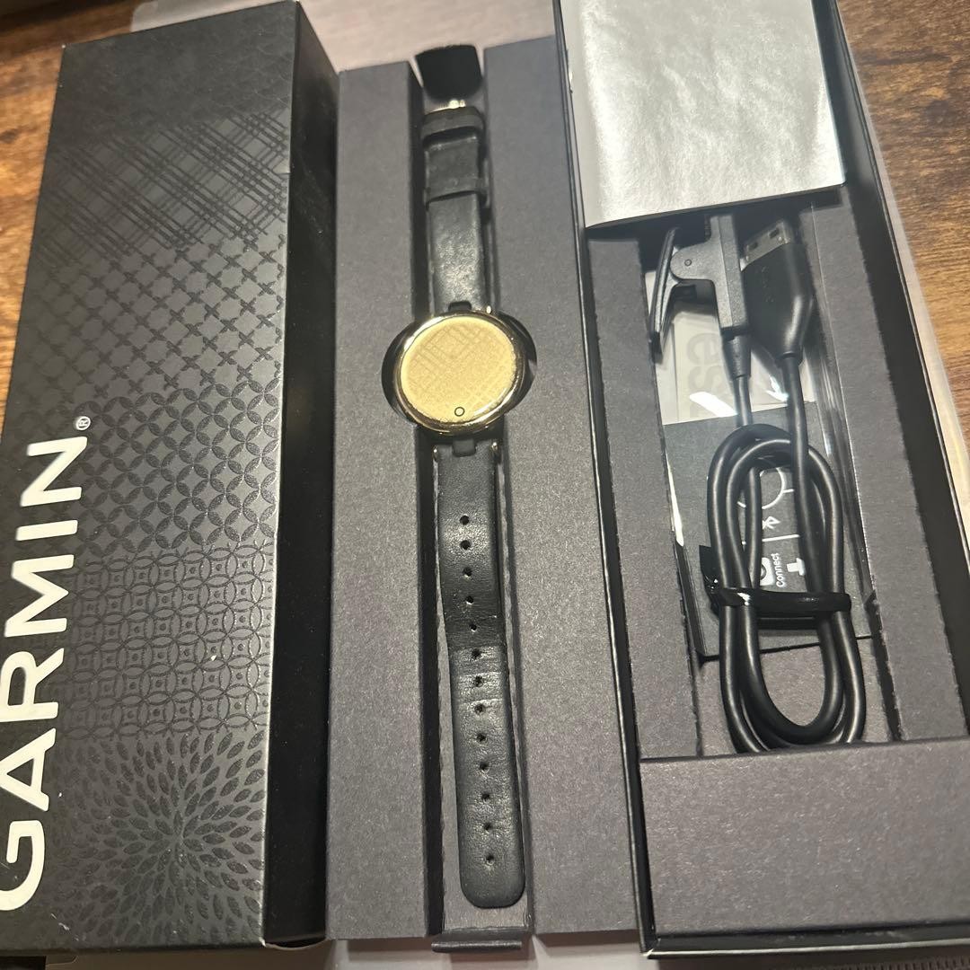 Garmin Lily Classic Small Stylish Smartwatch Pink NT #0001