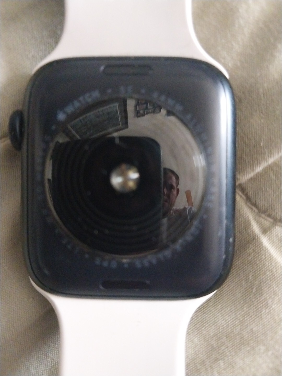 APPLE WATCH S.E• 44MM ALUMINUM CASE • ION X GLASS • GPS • LTE • WR-50 METERS