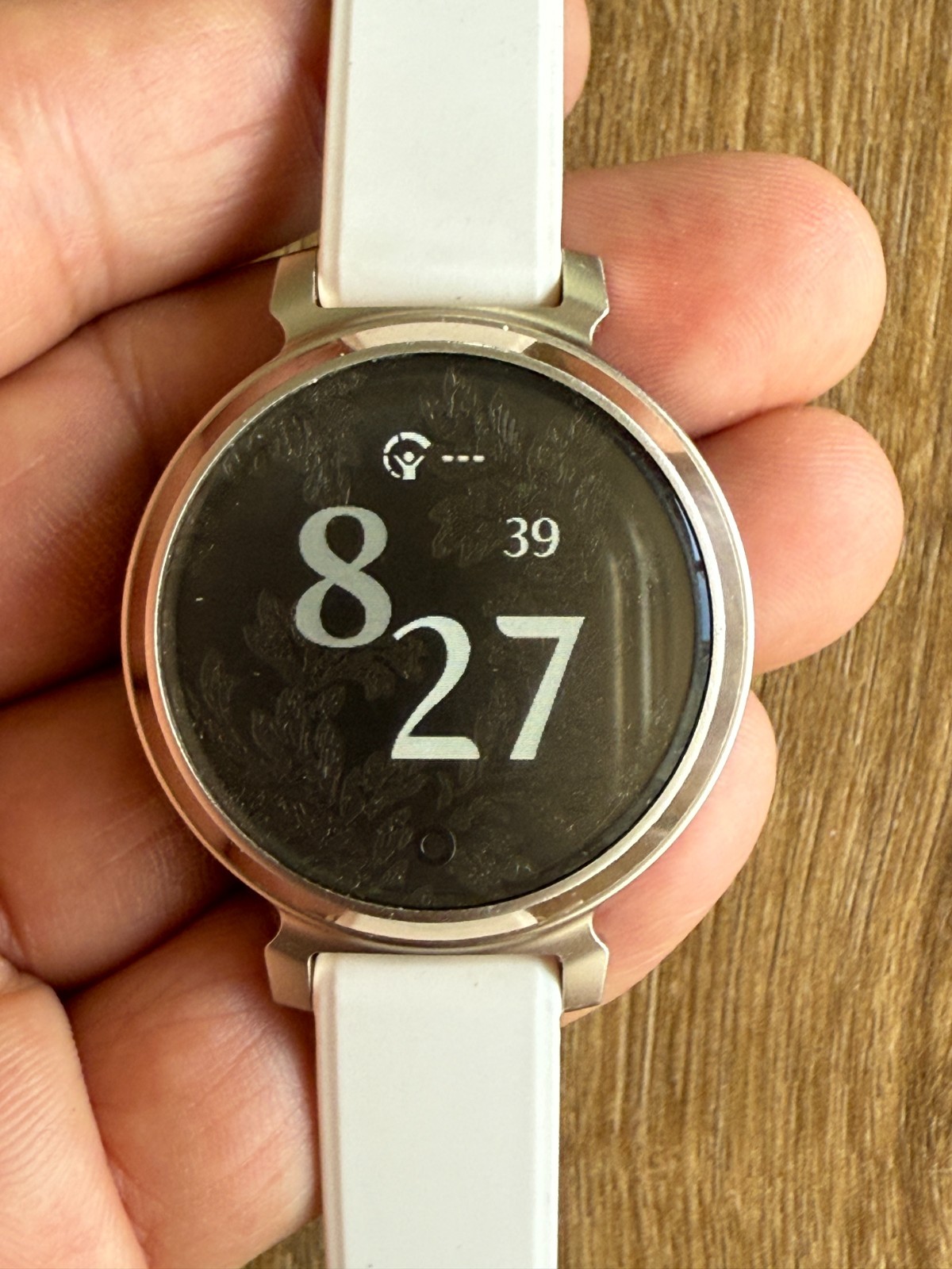 Garmin Lily 2 Classic Cream Gold Smartwatch in Original Box Excellent Condition