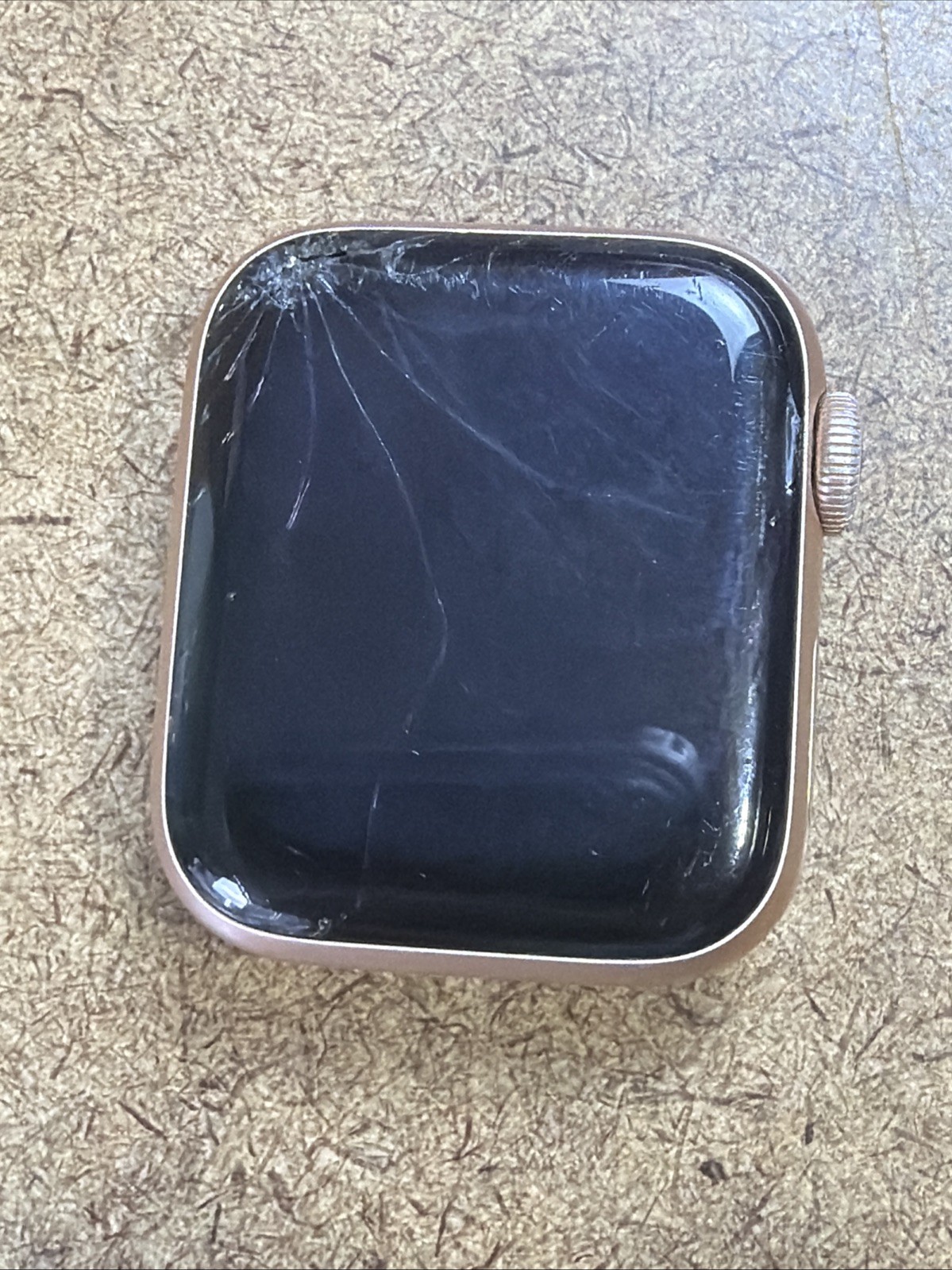 Apple Watch Series 5 — 40mm For Parts/Repair CRACKED SCREEN & DOES NOT CHARGE!