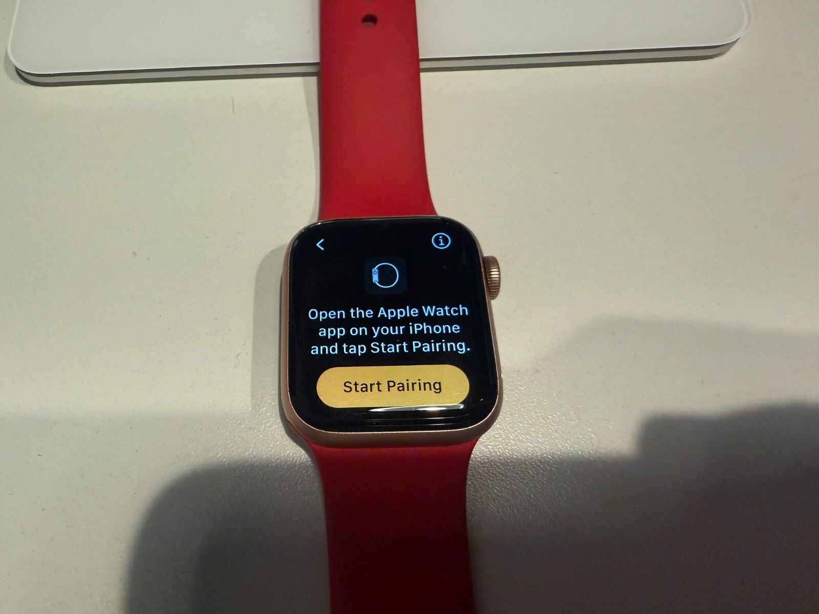 Apple Watch Series 4 40mm (GPS + Cellular) Aluminum Case – Excellent