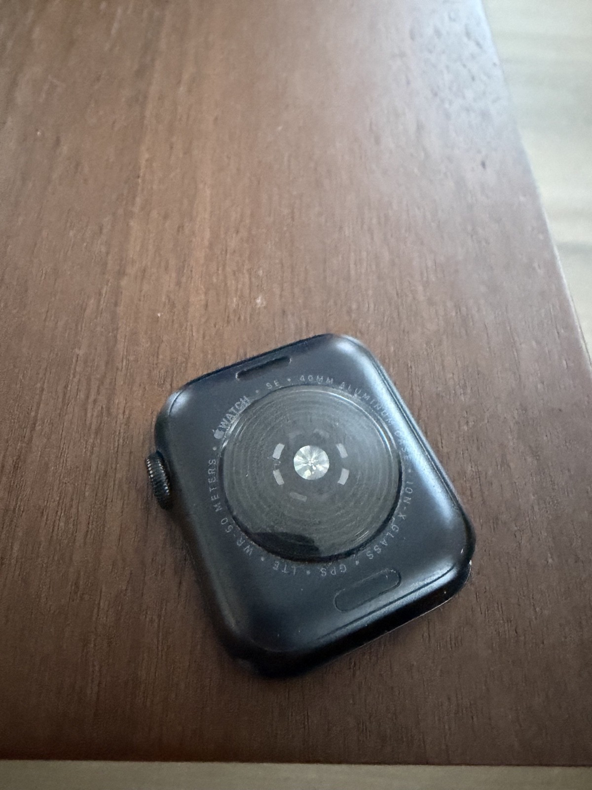 Apple Watch SE (2022) 40mm Midnight Aluminum Case with Band GPS + Cellular