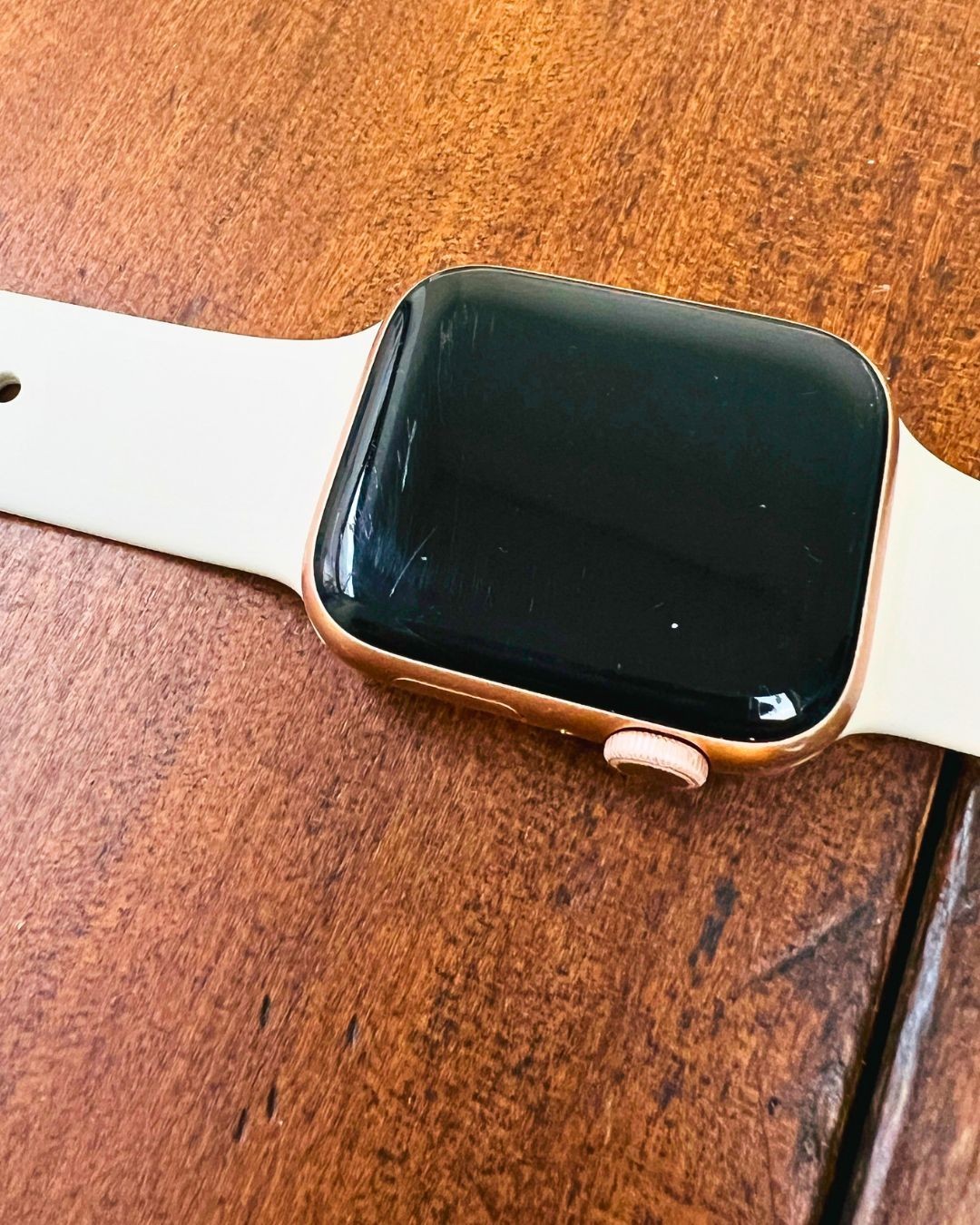 Apple Watch Series 6 GPS 44mm Rose Gold Aluminum White Sport Band Unlocked