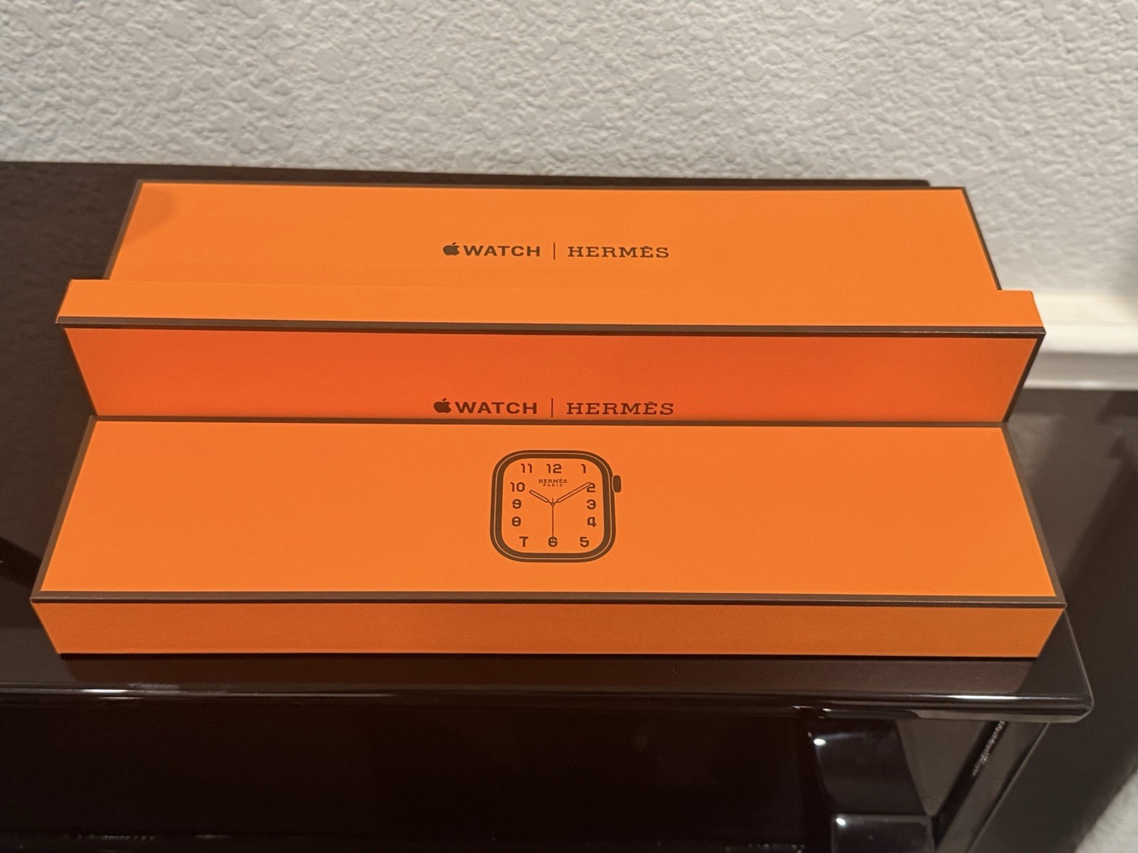 Apple Watch Hermès Series 10,with Hermès Grand H Stainless Steel Bracelet Orange
