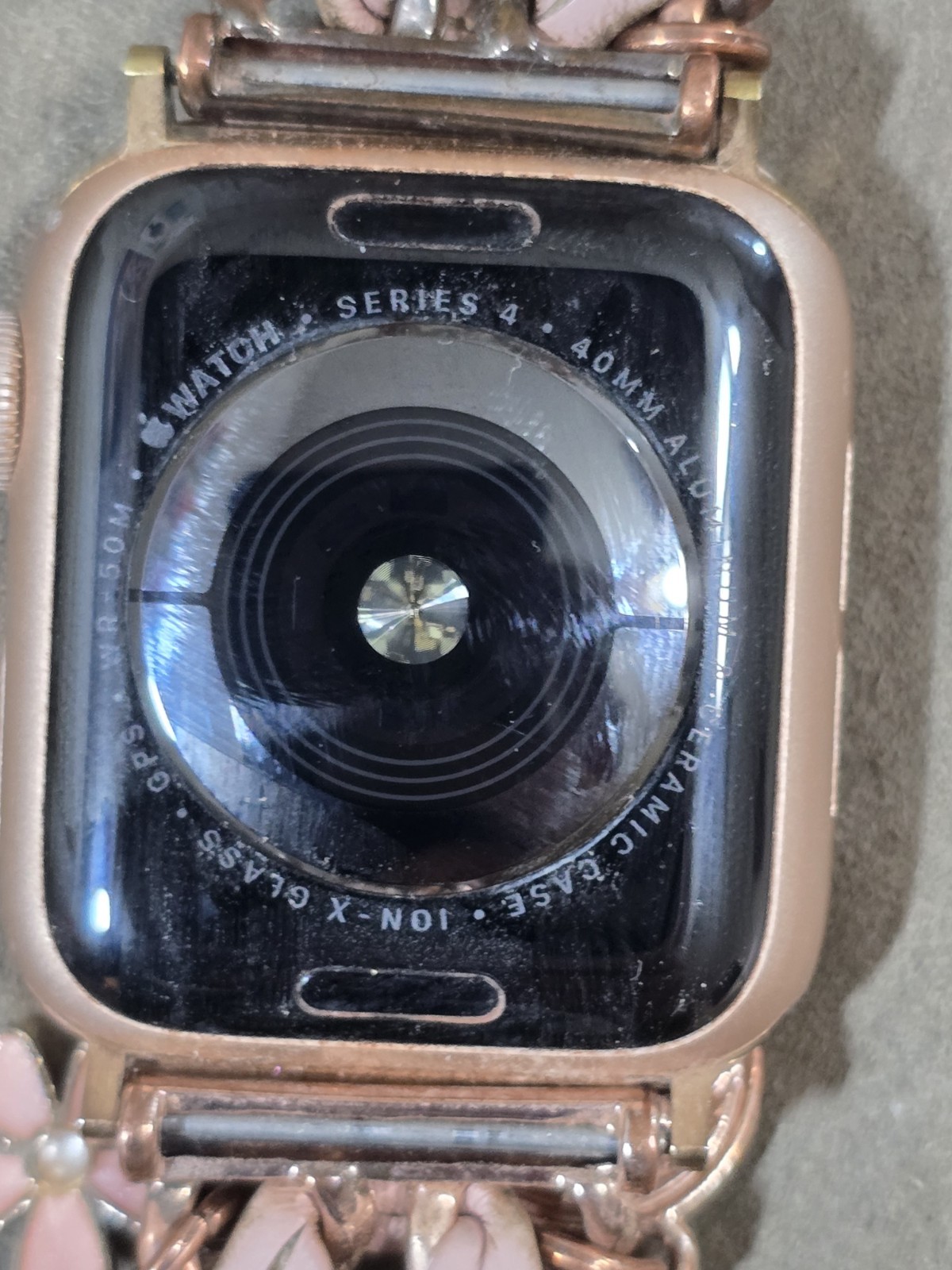 Apple Watch Series 4 40 mm Gold Aluminum Case with Pink Sand Sport Band GPS