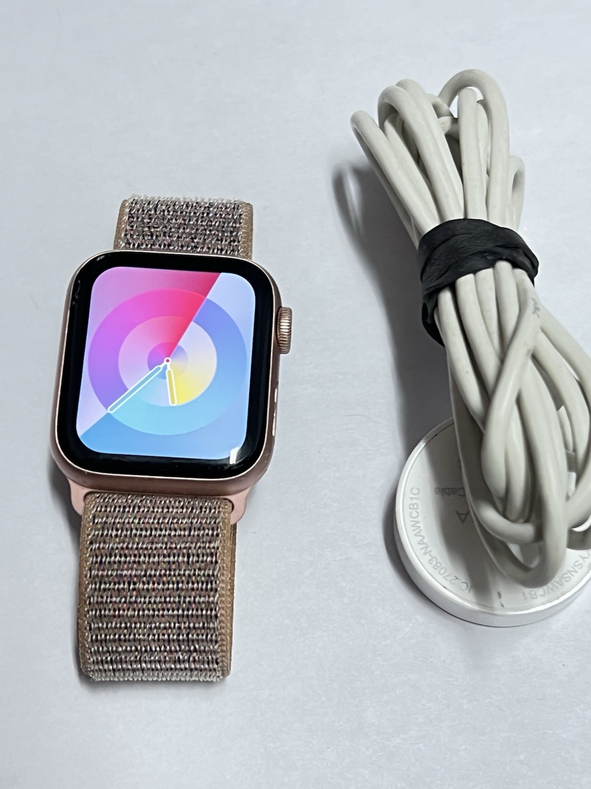 Apple Watch Series 4 40mm Aluminum Case Sport Band (GPS+cellular) unlocked