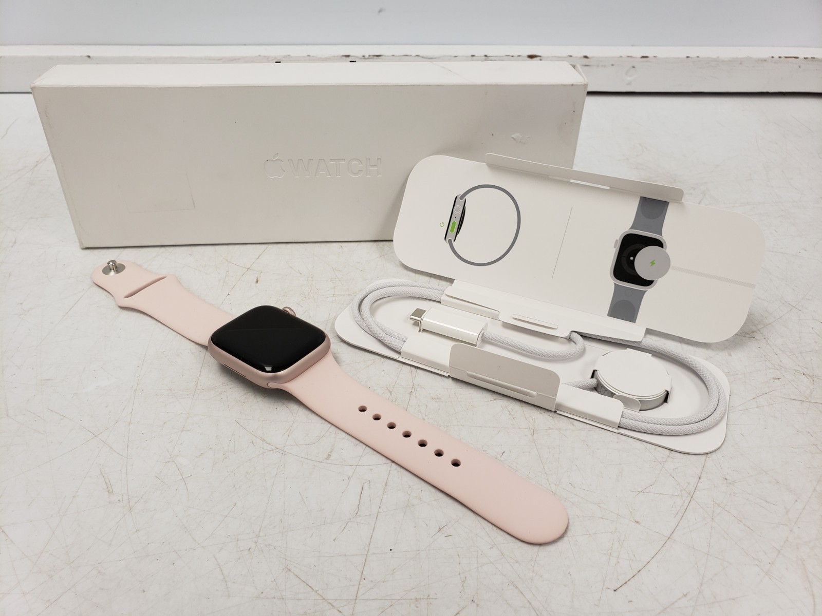 (9850616) Apple A2982 Smart Watch – Series 9