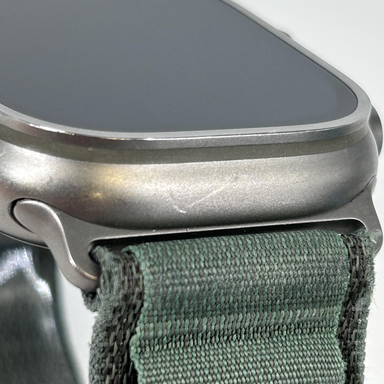 Apple Watch (Ultra) 49mm Titanium (LTE) w/ Green Alpine Loop – Very Good
