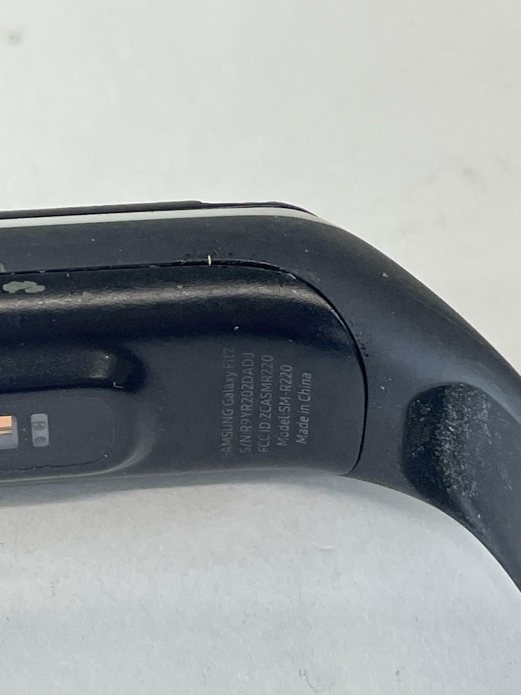 Samsung Galaxy Fit2 SM-R220 Fitness Tracker Smart Watch **Heavy Scratches