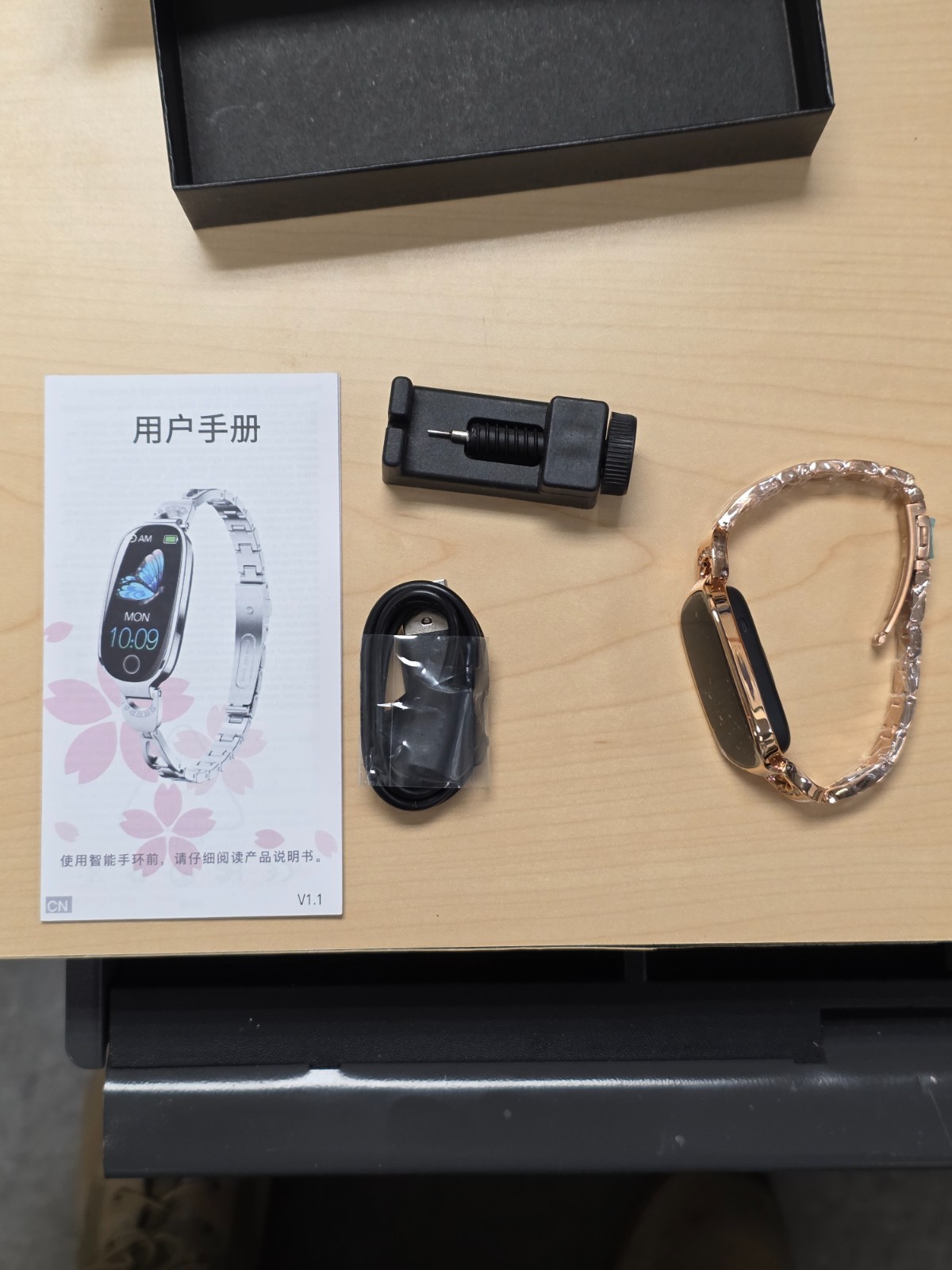 New Smart Watch Compatible with both, Android & IOS – Color-Gold