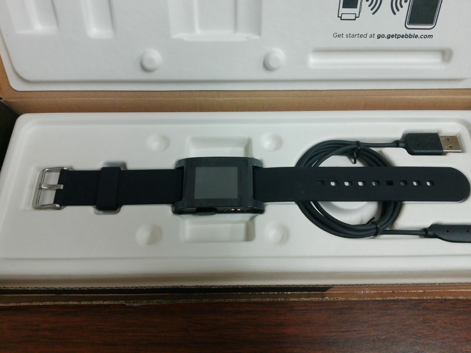 Pebble Classic Smartwatch 301BL Kick Starter OEM brand new but dead battery!