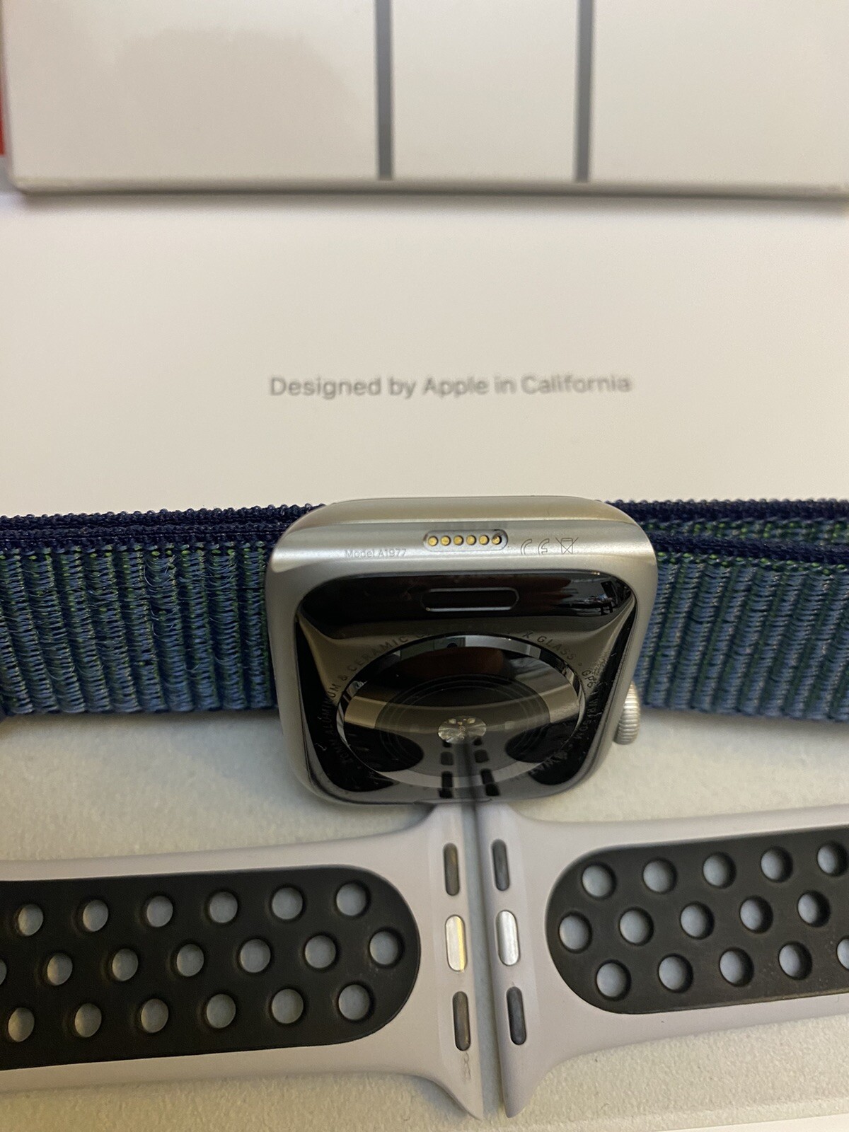 Apple Watch Series 4 Nike+ 40mm Silver Aluminum Case W/Pure Platinum Band New+🎁