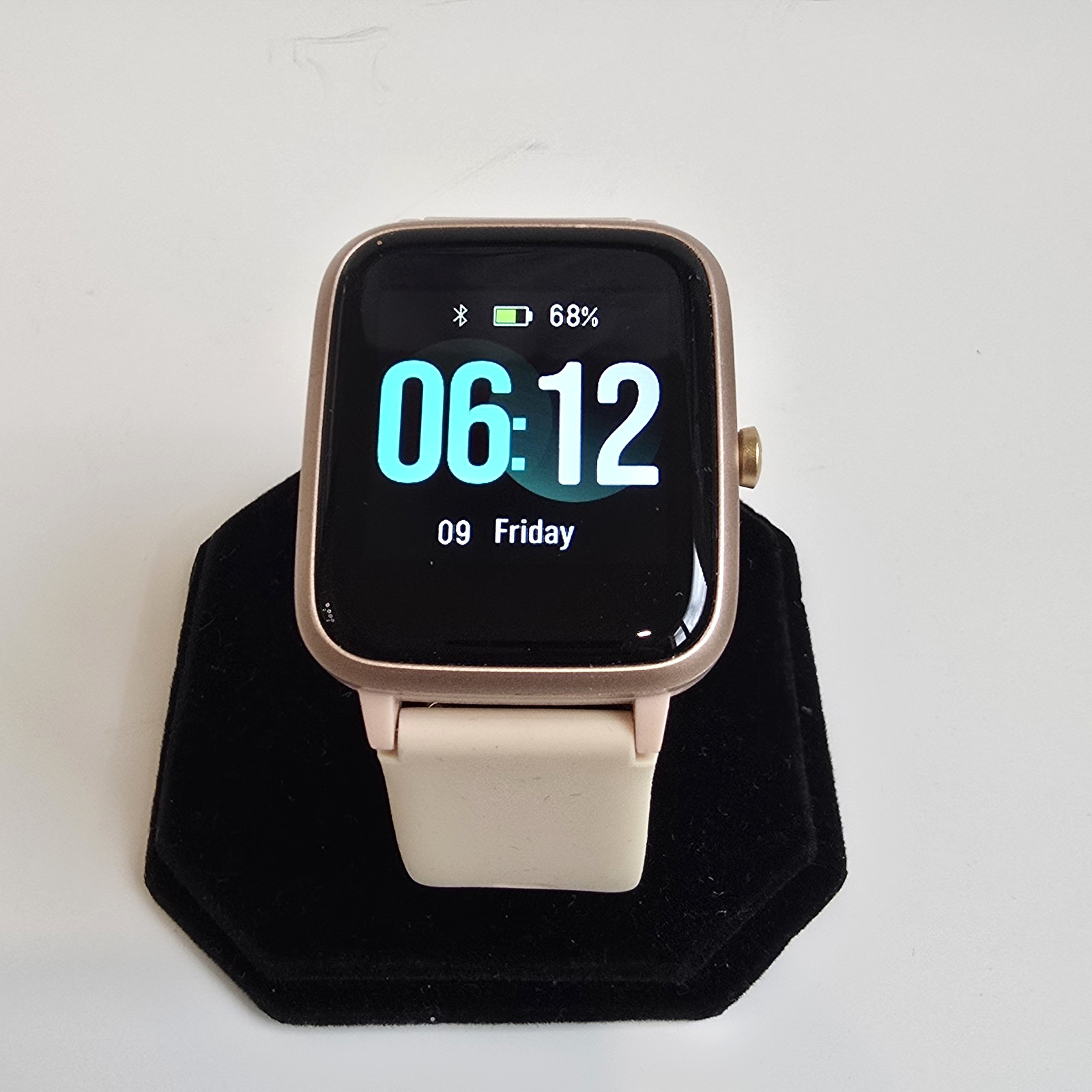 Fitpolo Model ID205L Bluetooth HD Screen Smart Watch Wearable Tracker Heart Rate