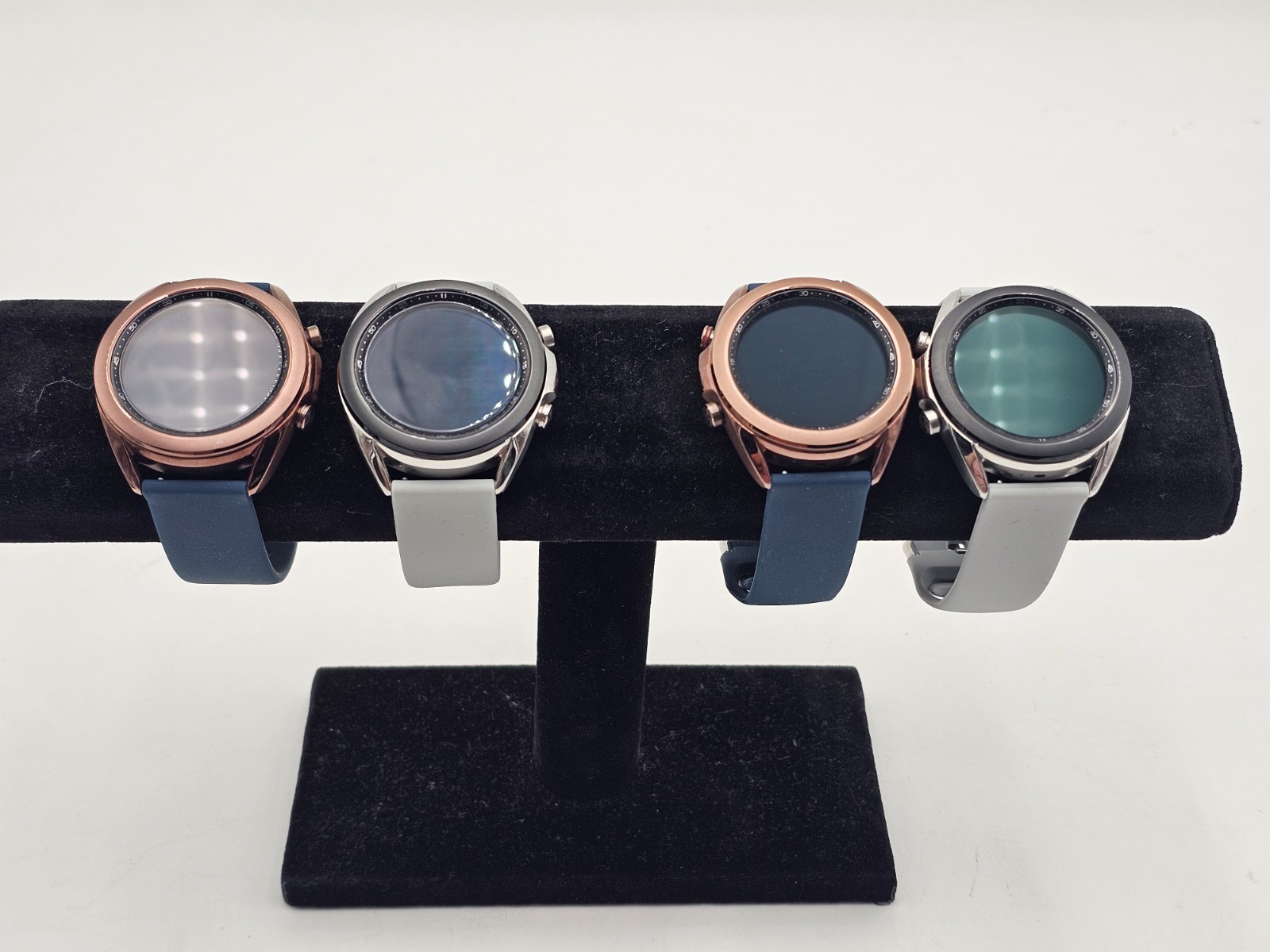Samsung Galaxy Smart Watch 3, 41 mm MIL-STD-810G Working Good, Grey, Blue Color