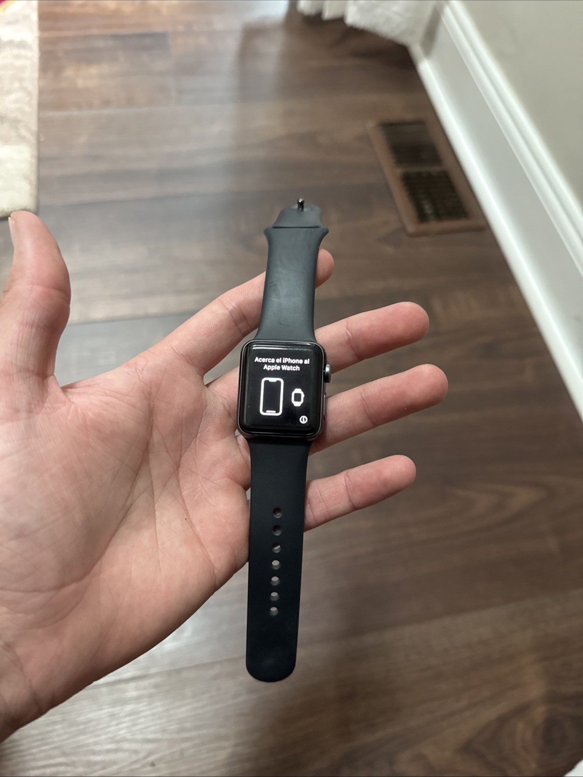Apple Watch Series 3 38mm Silver Aluminum Case – GPS WR-50M -(Acct Locked Read⚠️