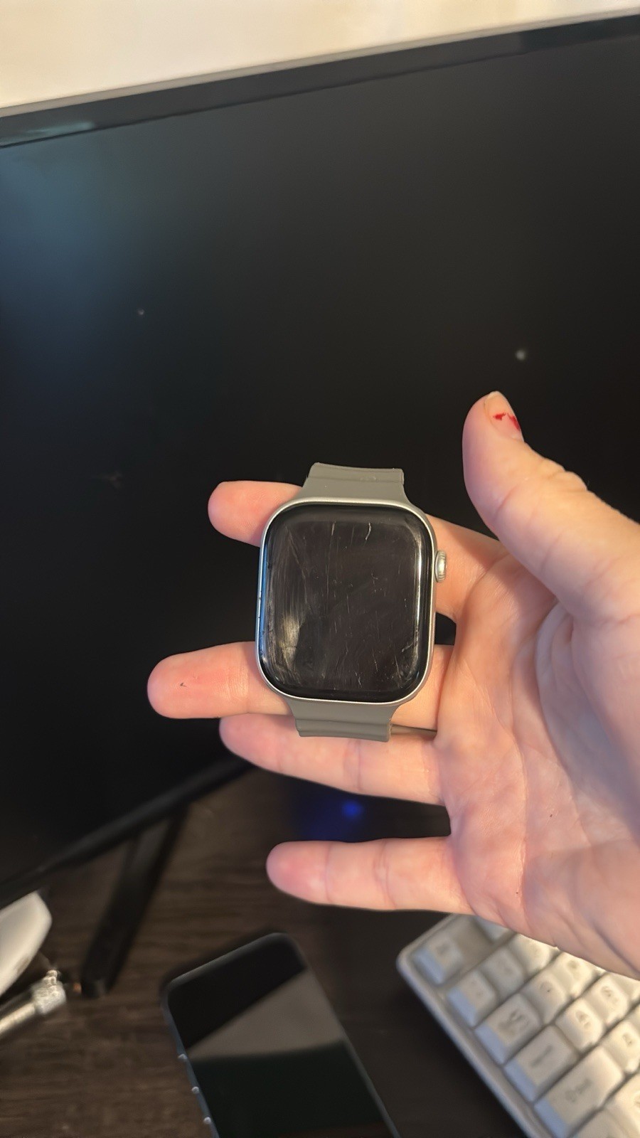 Apple Watch Series 10 44mm Silver Aluminum Case Gray Silicone Band 32GB