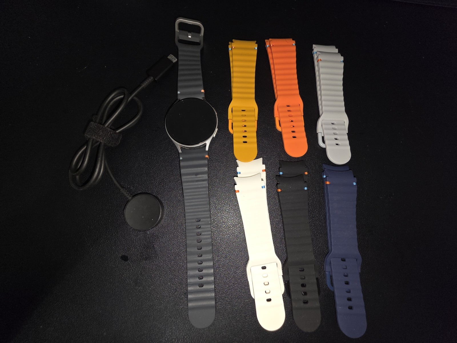 Samsung Galaxy Watch 7 With Extra Bands