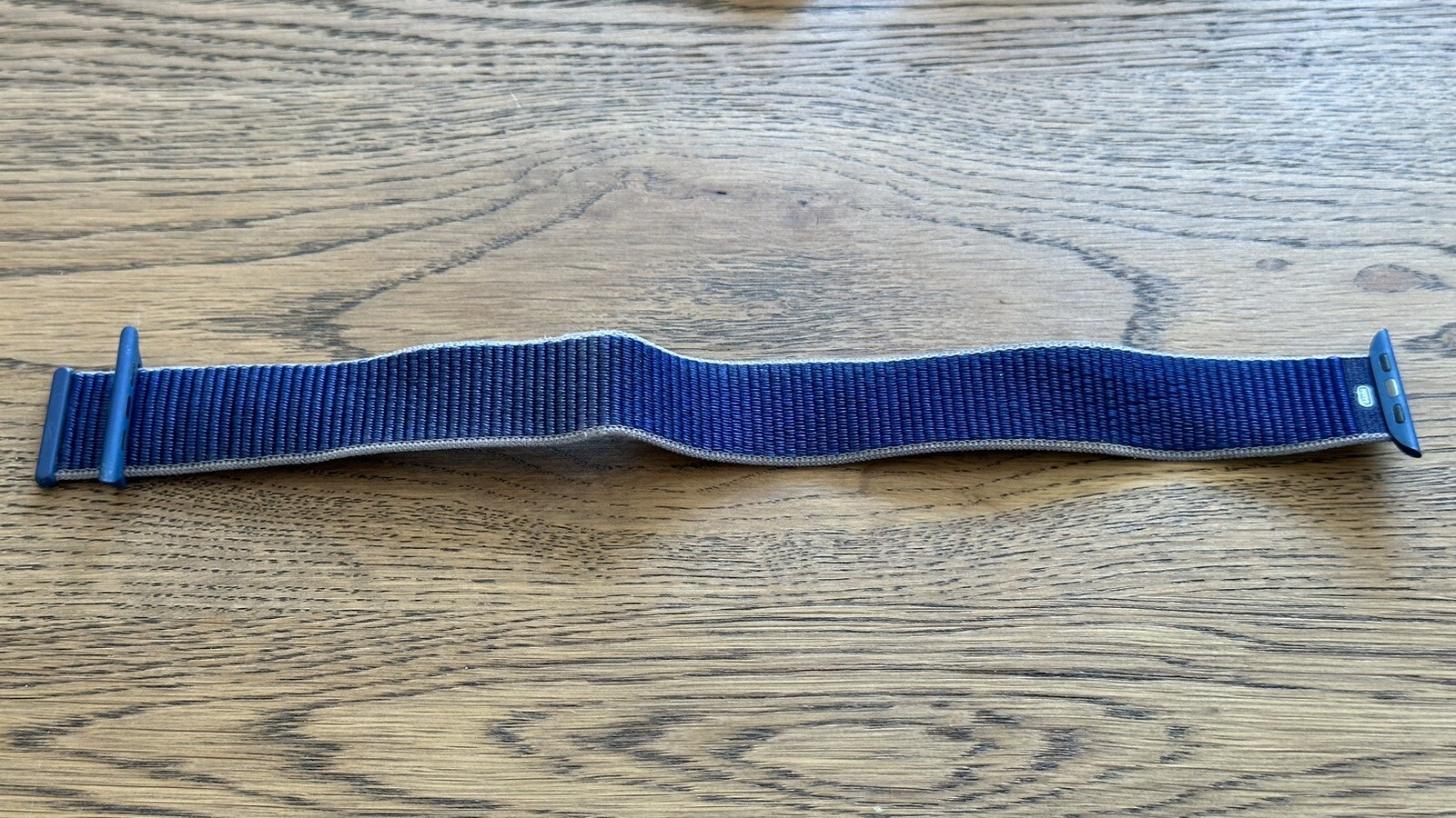 Apple Watch Series 5 44mm Gold Aluminum Case GPS Midnight Blue Sport Loop A2093