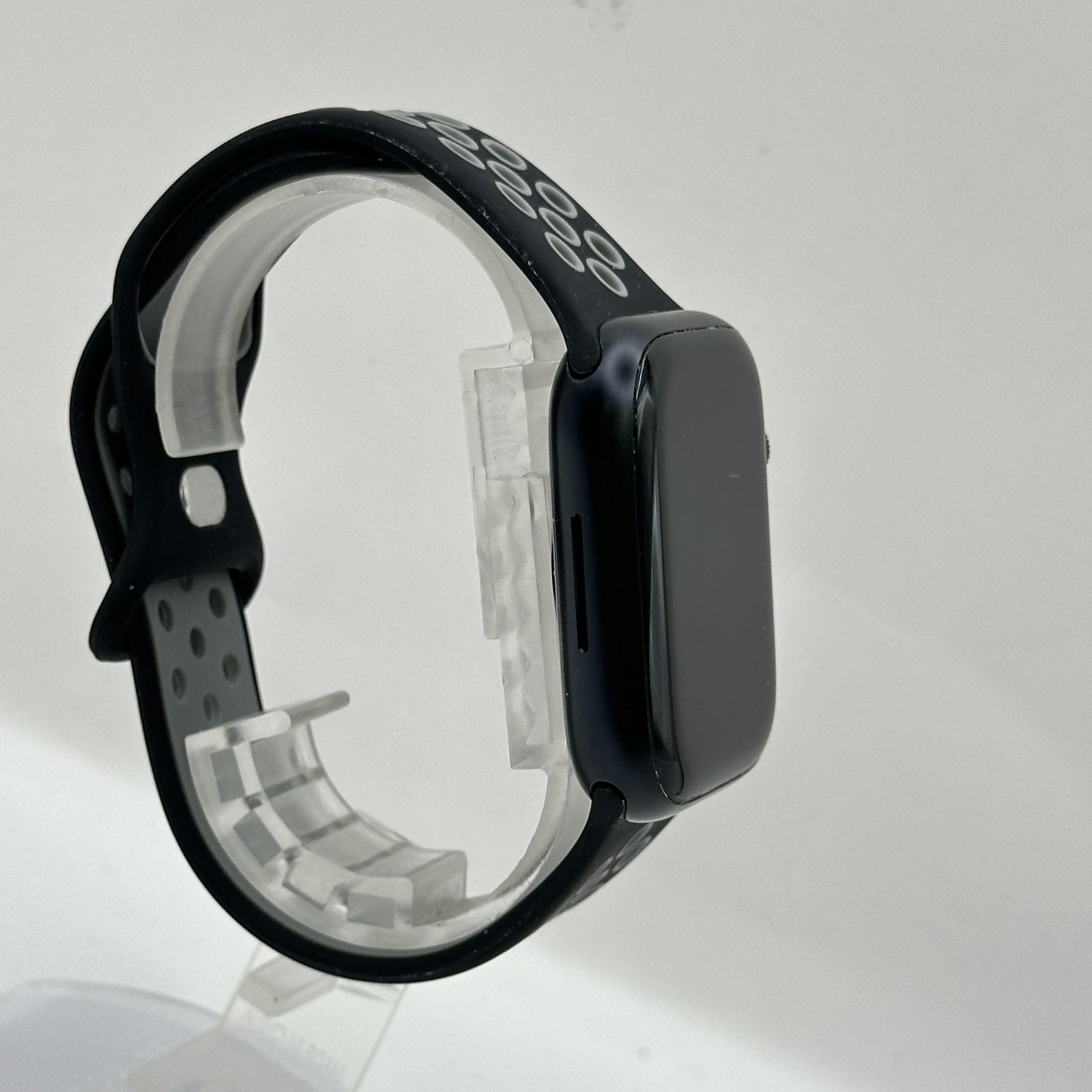 Apple Watch (Series 8) 45mm Space Black Aluminum (LTE) w/Black Nike Sport – Good