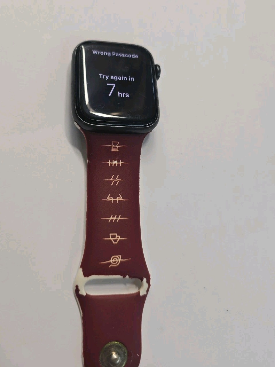Apple Watch SE 44mm Aluminum No Band – (MYEU2LL/A) Read Details