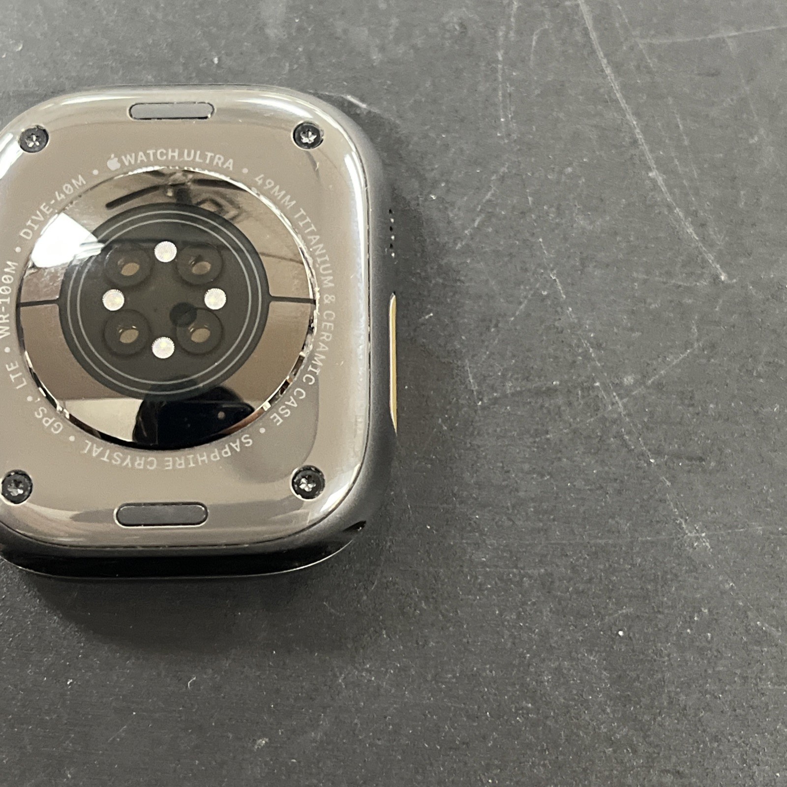 Apple Watch Ultra 2 GPS LTE 49mm Titanium A2986 2023