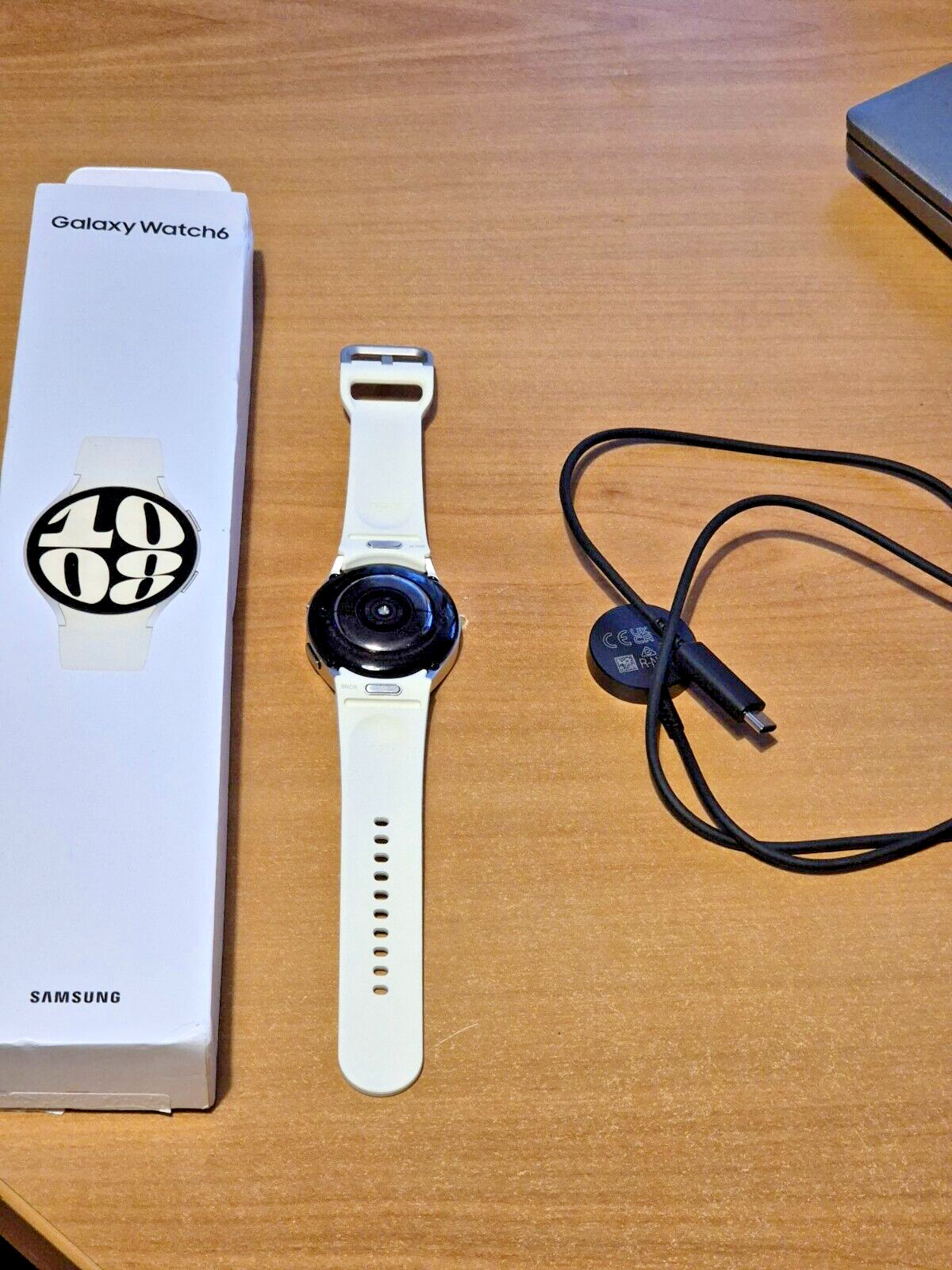 Samsung Galaxy Watch6 Bluetooth 40mm Gold Color Aluminum Case with Strap