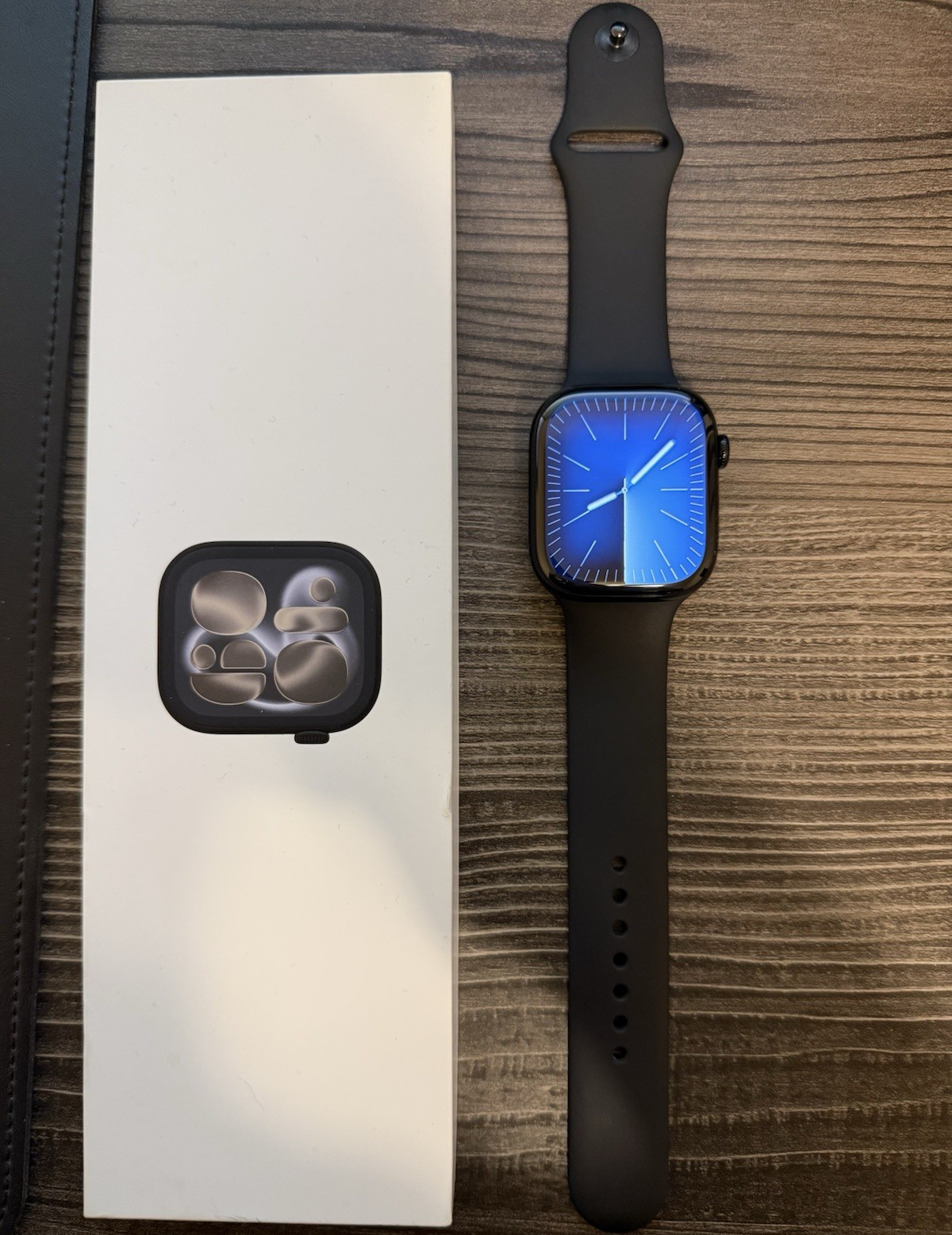 Apple Watch Series 11 GPS 46mm Black Aluminum Case Black Silicone Band
