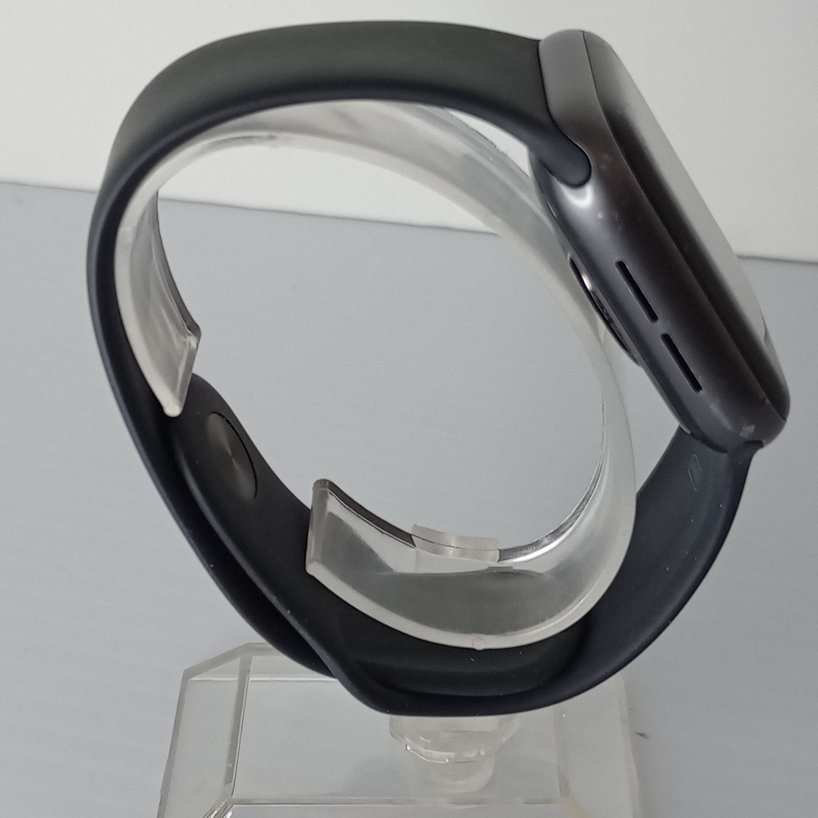 Apple Watch Series 5 40mm Space Gray 90% Battery smartwatch Bundle Unlocked
