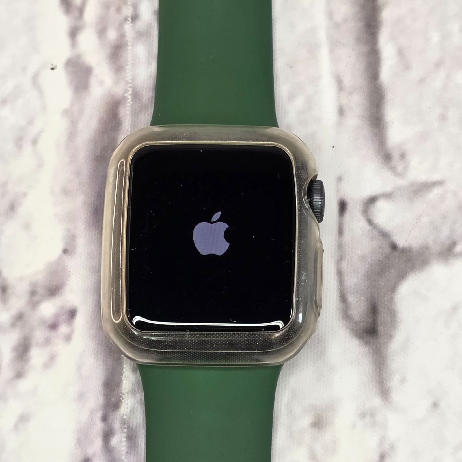 Apple Watch SE GPS LTE 40mm Aluminum & Ceramic Case with Green Silicone Band
