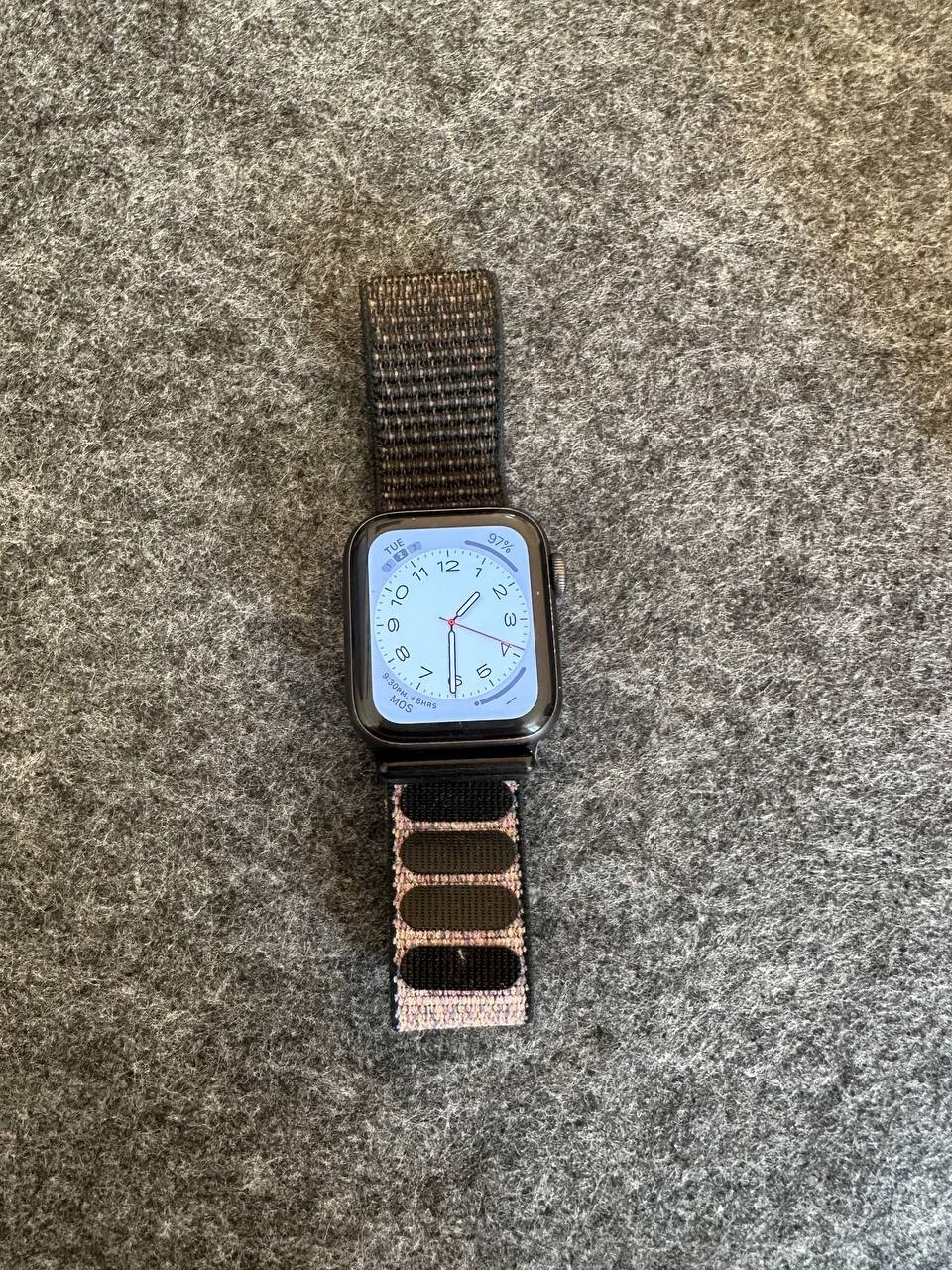 Apple Watch SE 40mm Space Gray Aluminum Case with Black Sport Band – Regular…