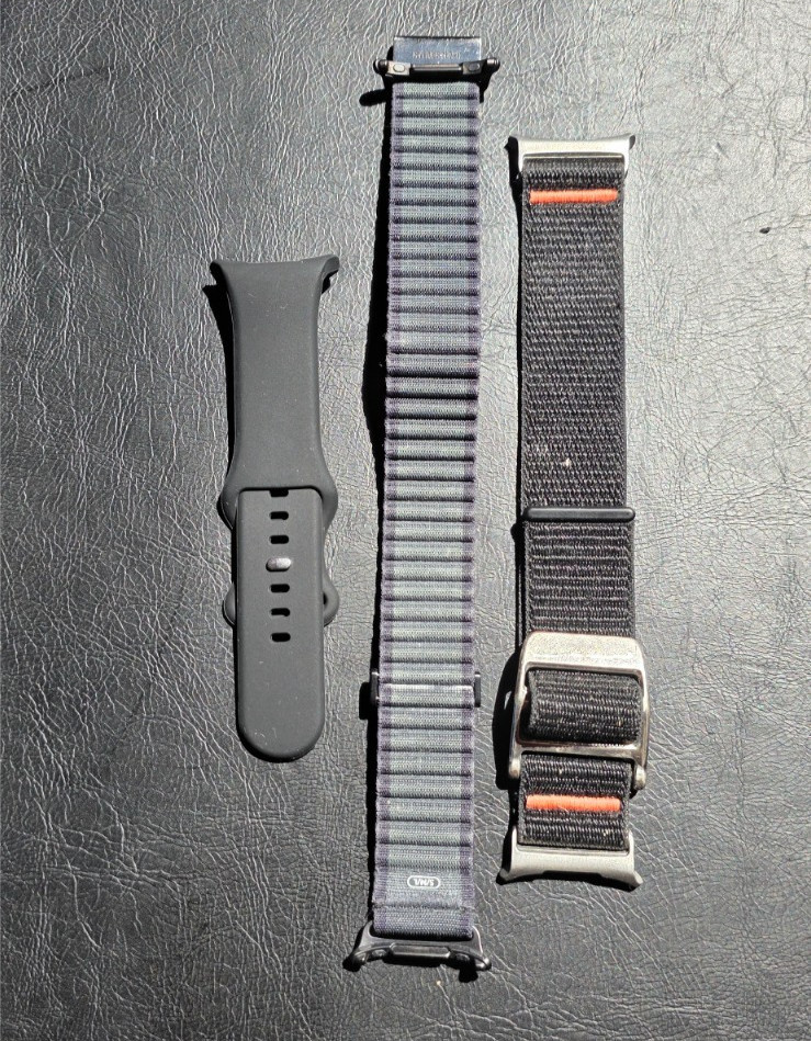 Samsung Galaxy Watch Ultra 47mm Titanium Silver With Accessories