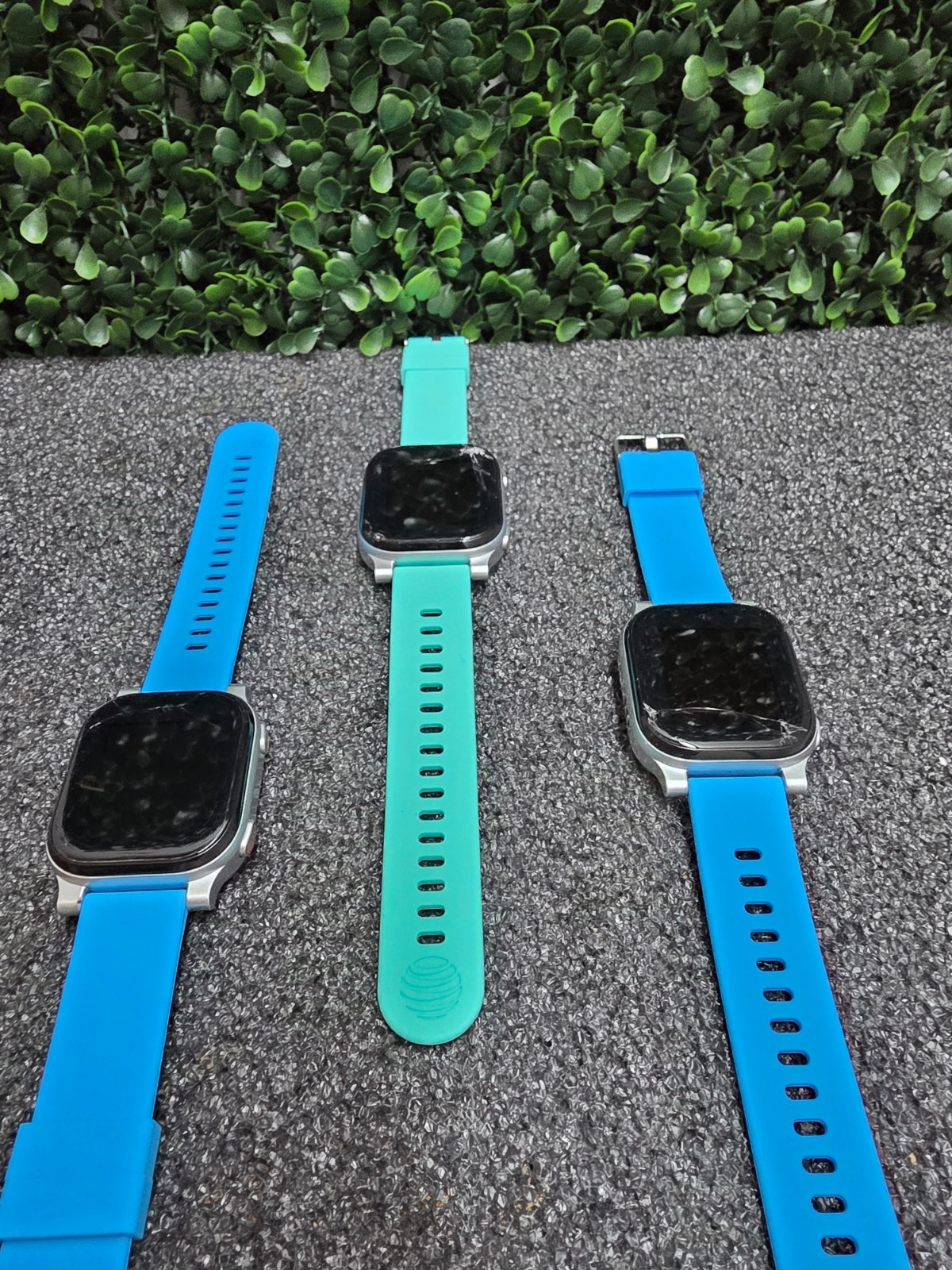 AT&T amiGO Jr. Kids Watch 4G LTE Smartwatch – Broken Screen – FOR PARTS