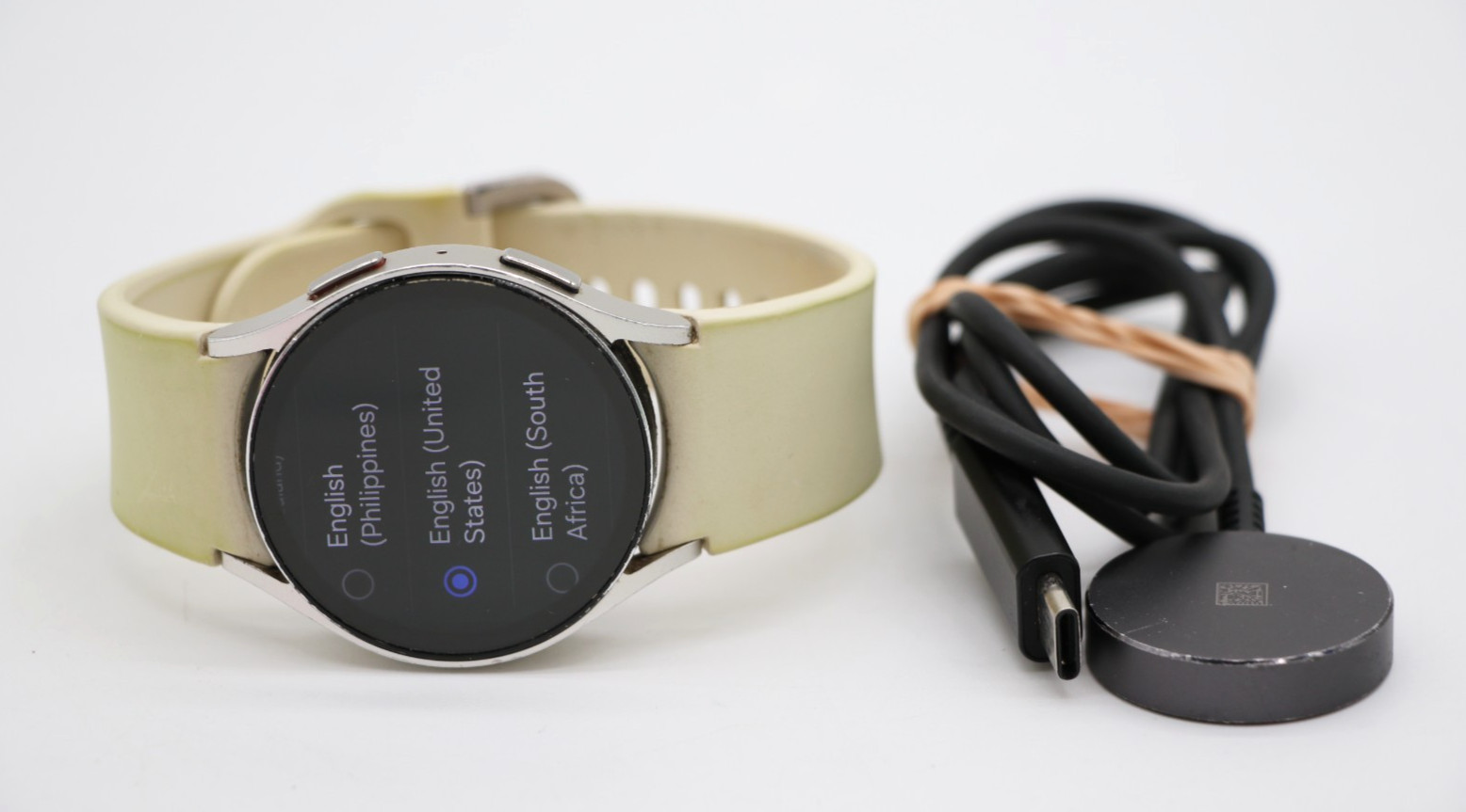 Samsung Galaxy Smartwatch Series 6 40mm (GPS+LTE) SM-R935U, 16GB – Unlocked
