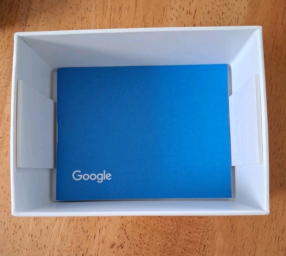 Google Pixel 1 – Android Smartwatch with Fitbit Activity Tracking – Heart Rate