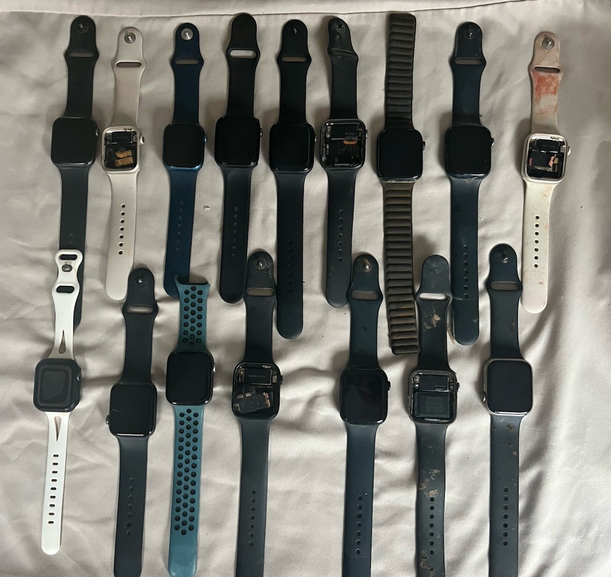 Lot of 16 Apple Watches Series 6, 7, 9- FOR PARTS ONLY -READ DESCRIPTION