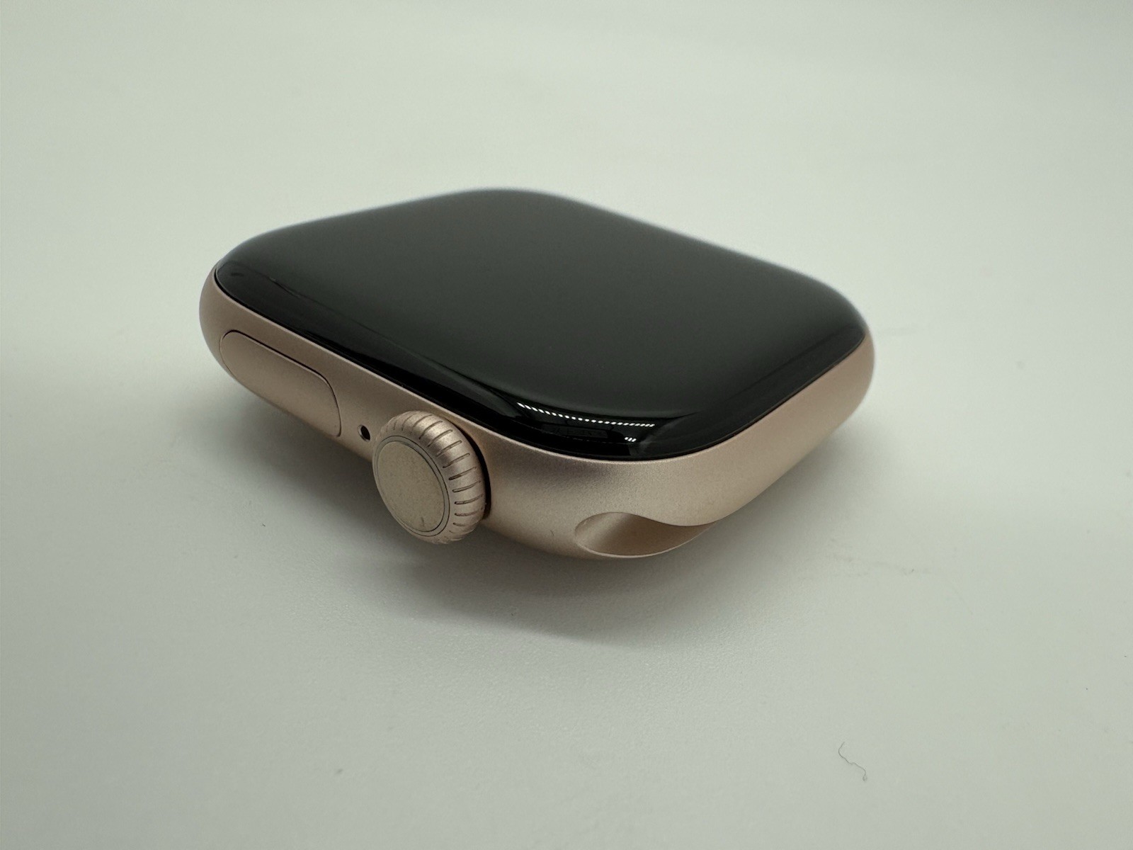 Apple Watch Series 10 – 42mm – GPS + LTE – Rose Gold – Light Blush Band